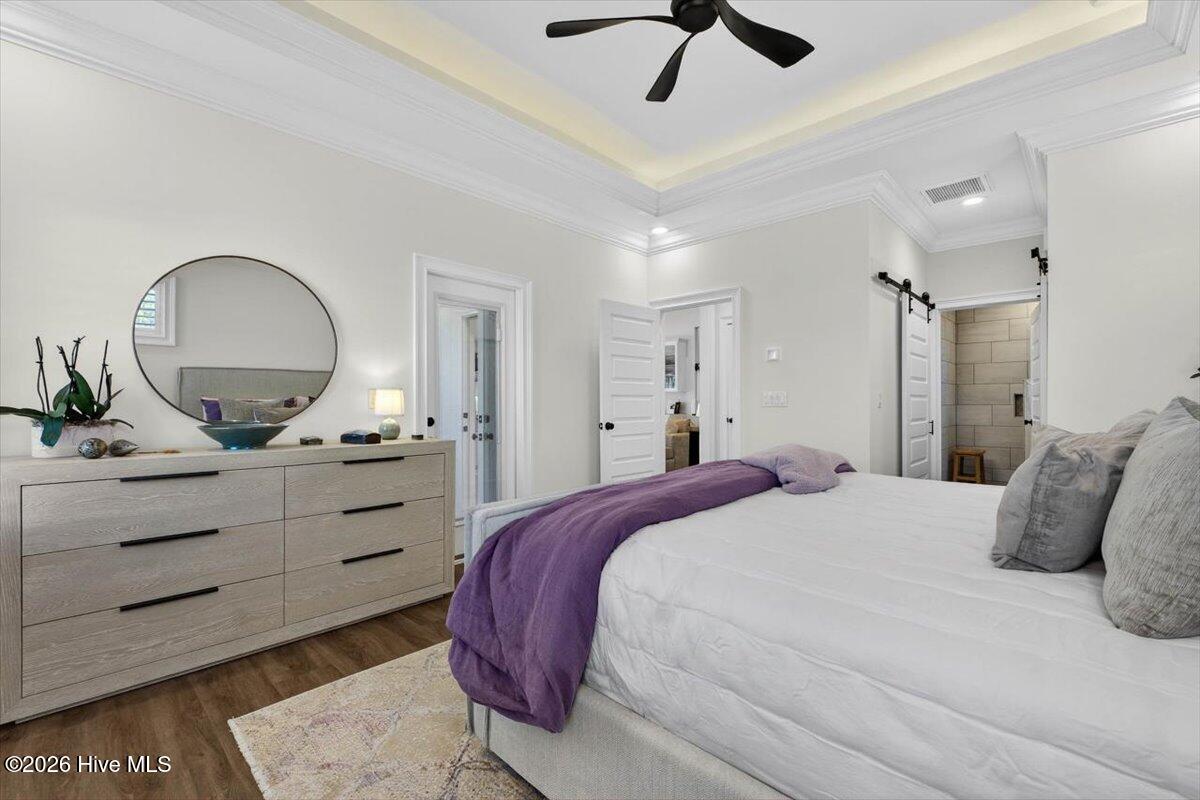 100548349 | Photo 42