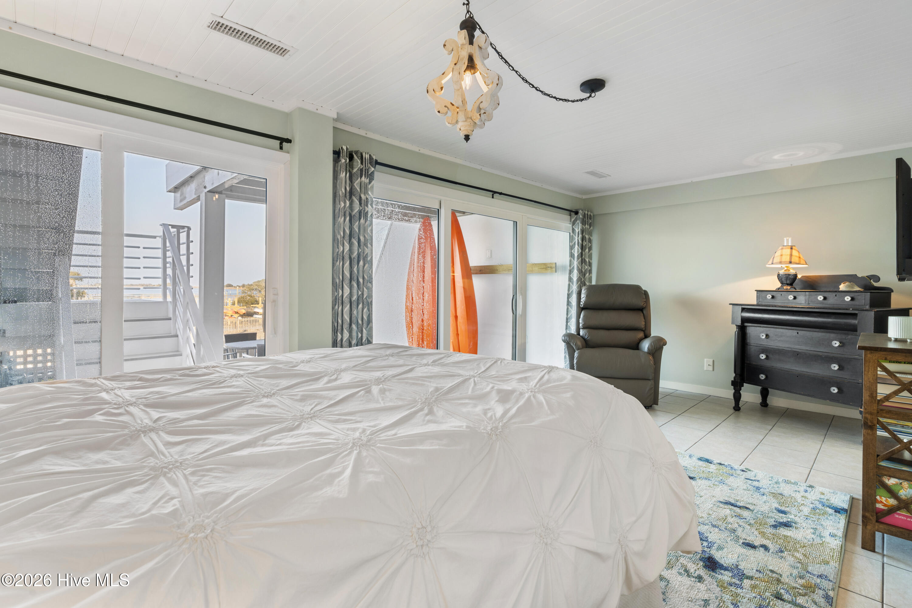 100553448 | Photo 46