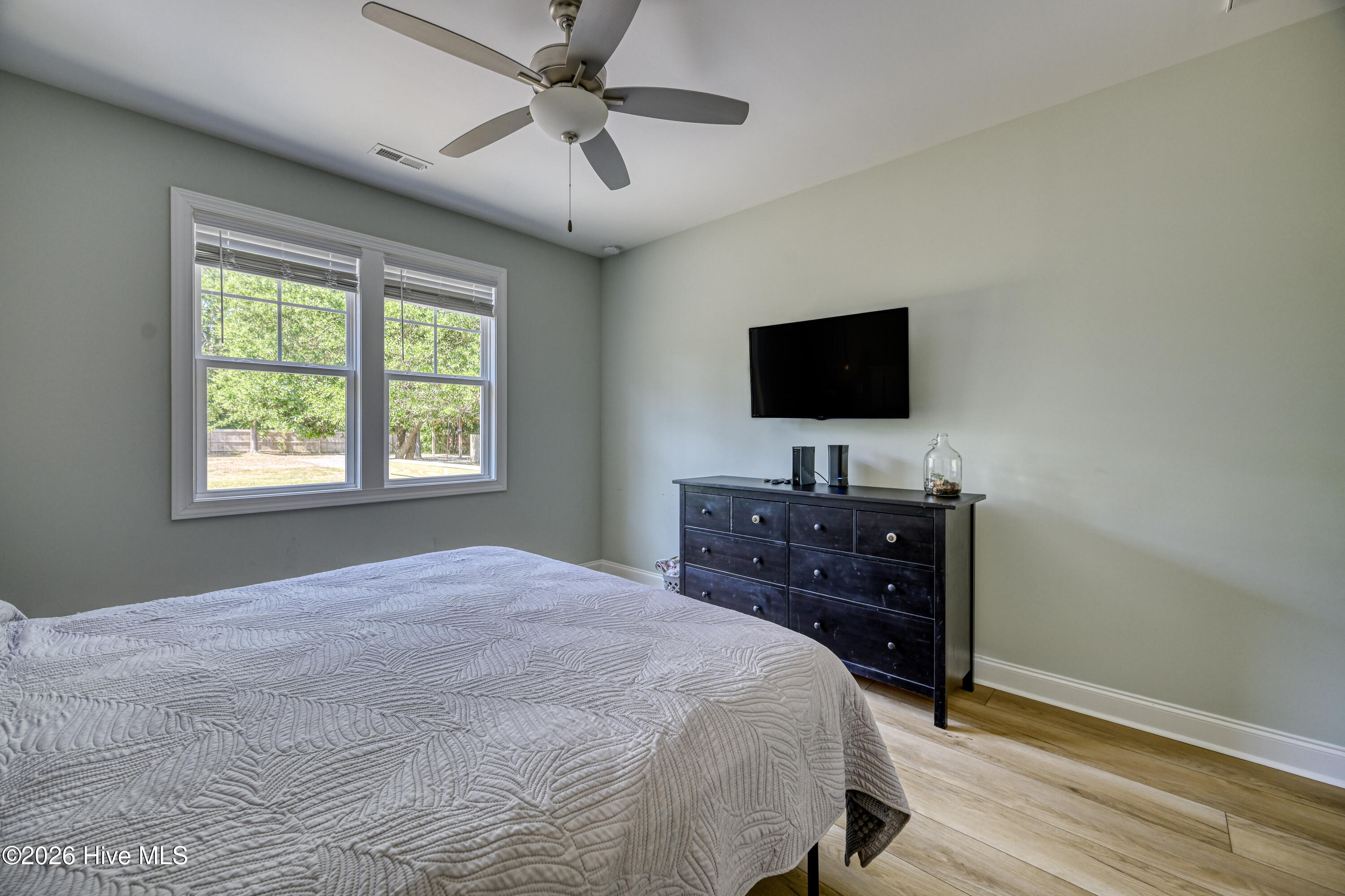 100569284 | Photo 25