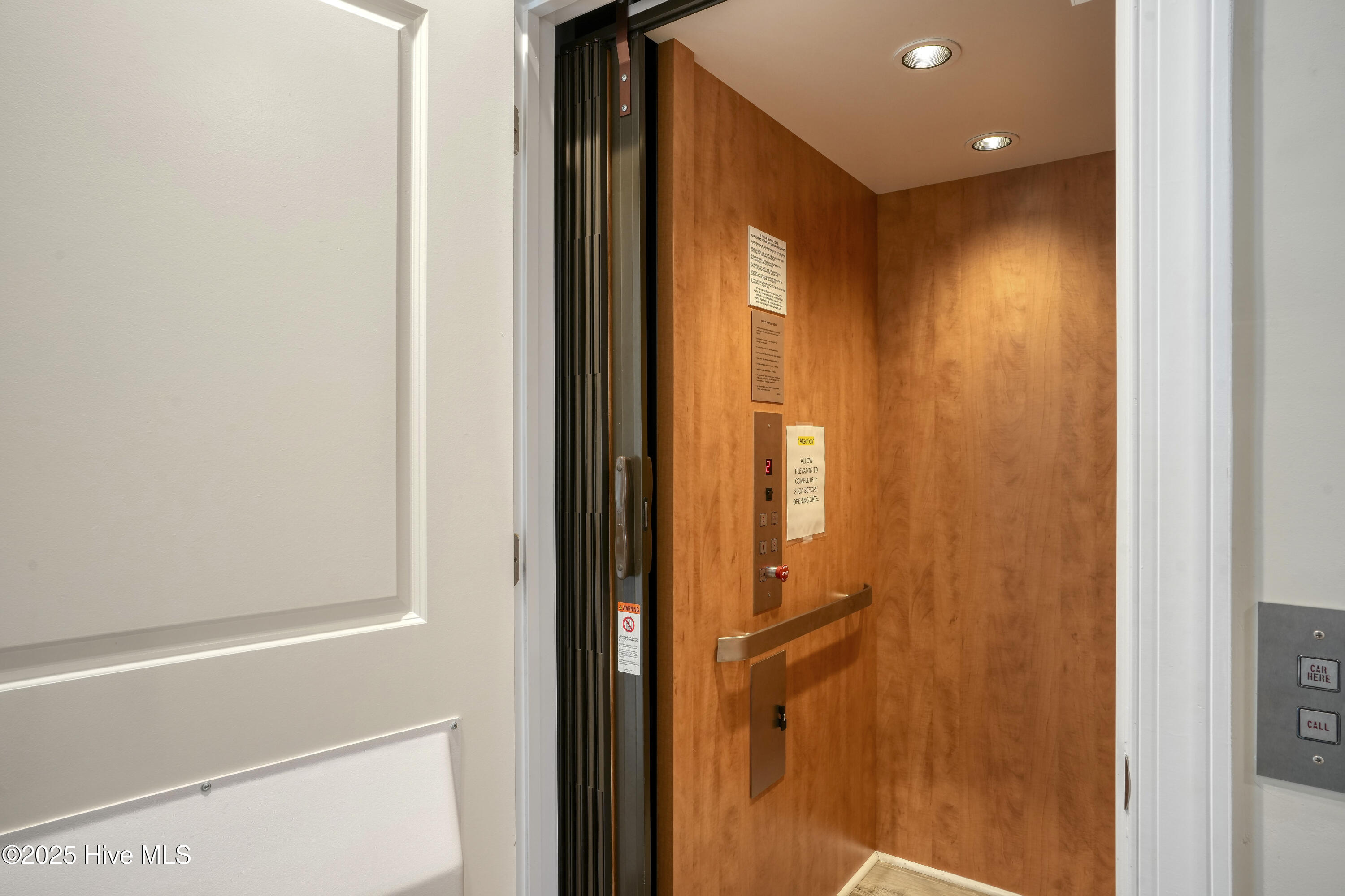 100511163 | Photo 15