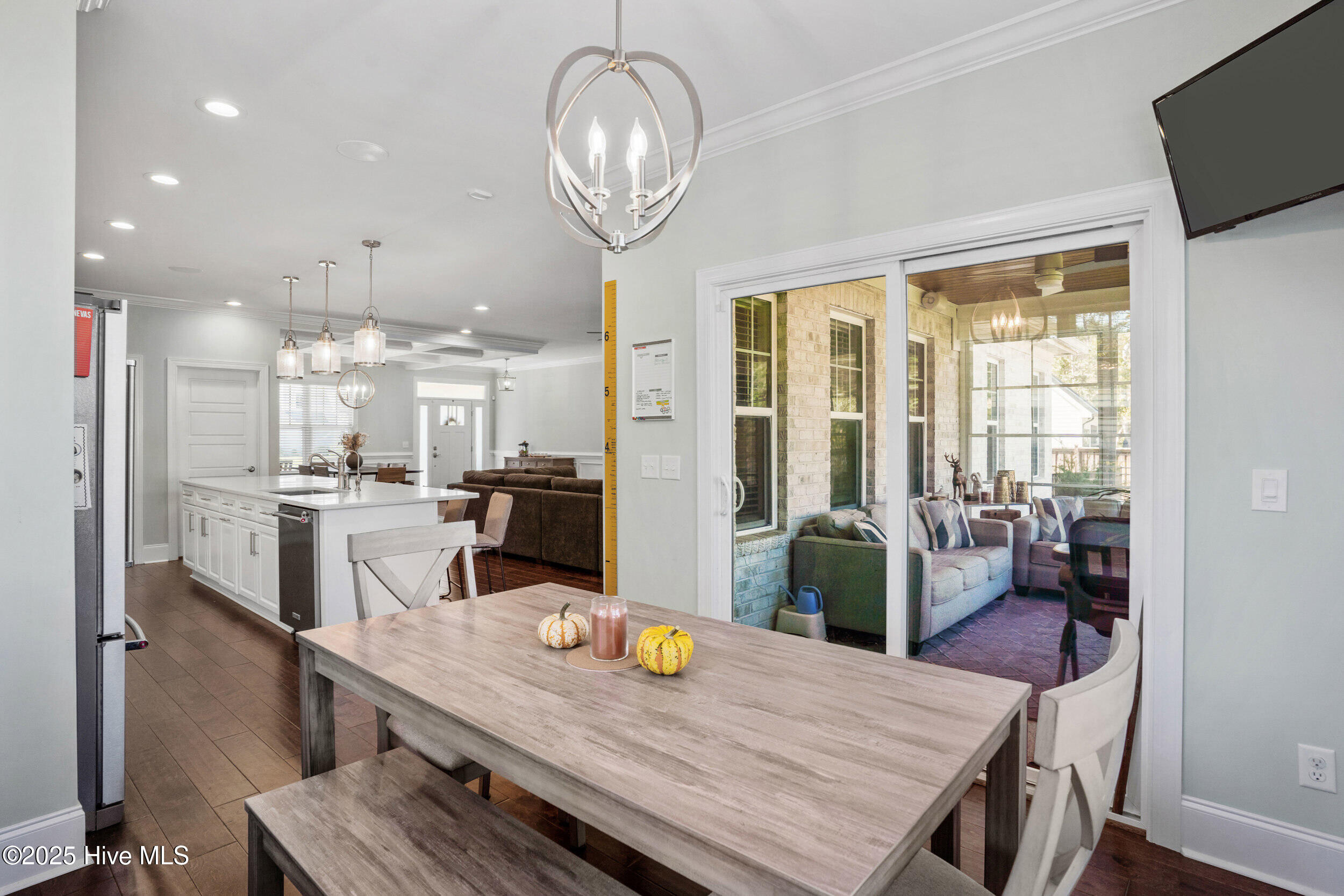 100545299 | Photo 17