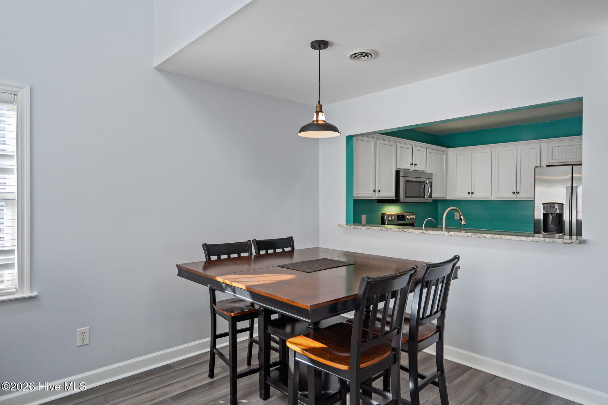 100558805 | Photo 19