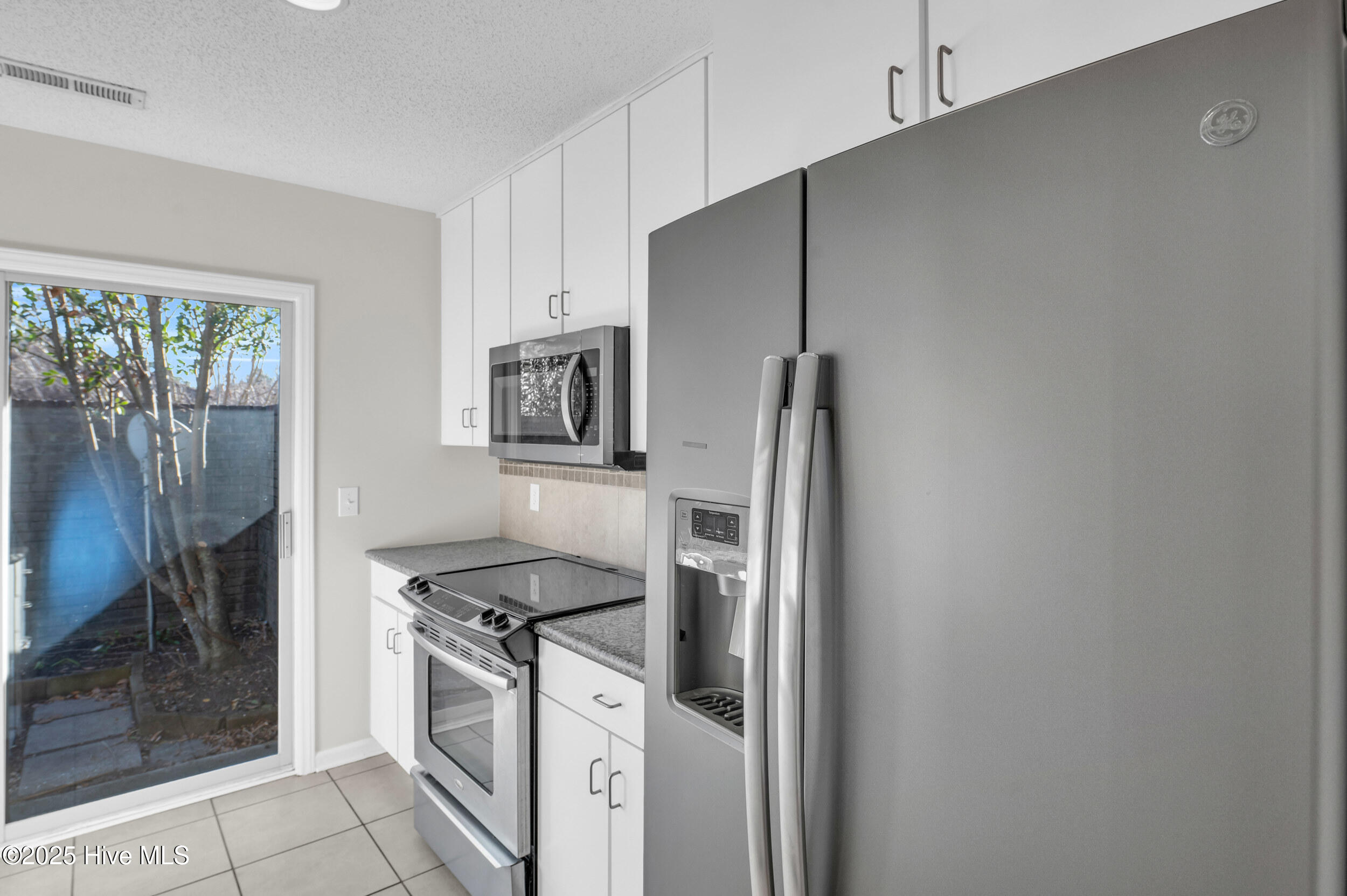 100547235 | Photo 17