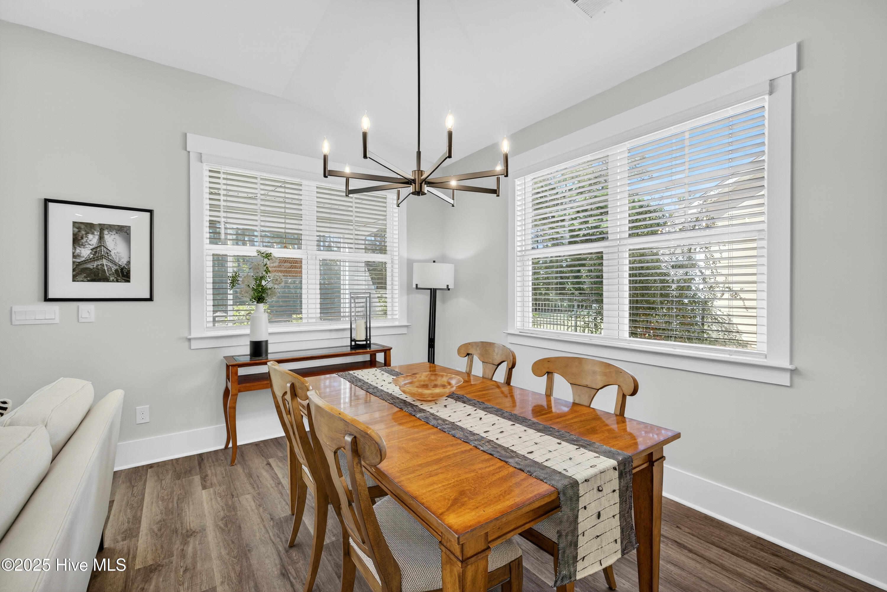 100538241 | Photo 16