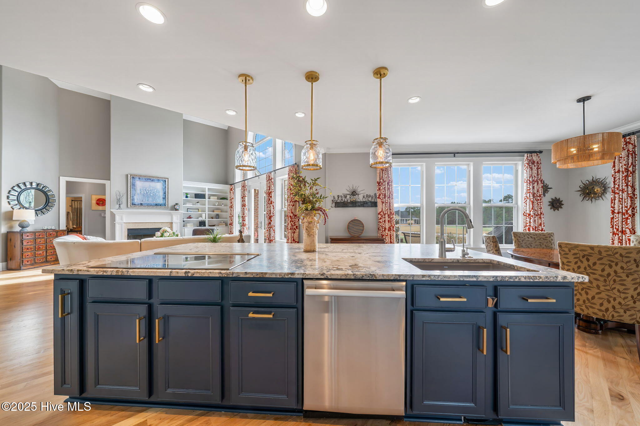 100544684 | Photo 18