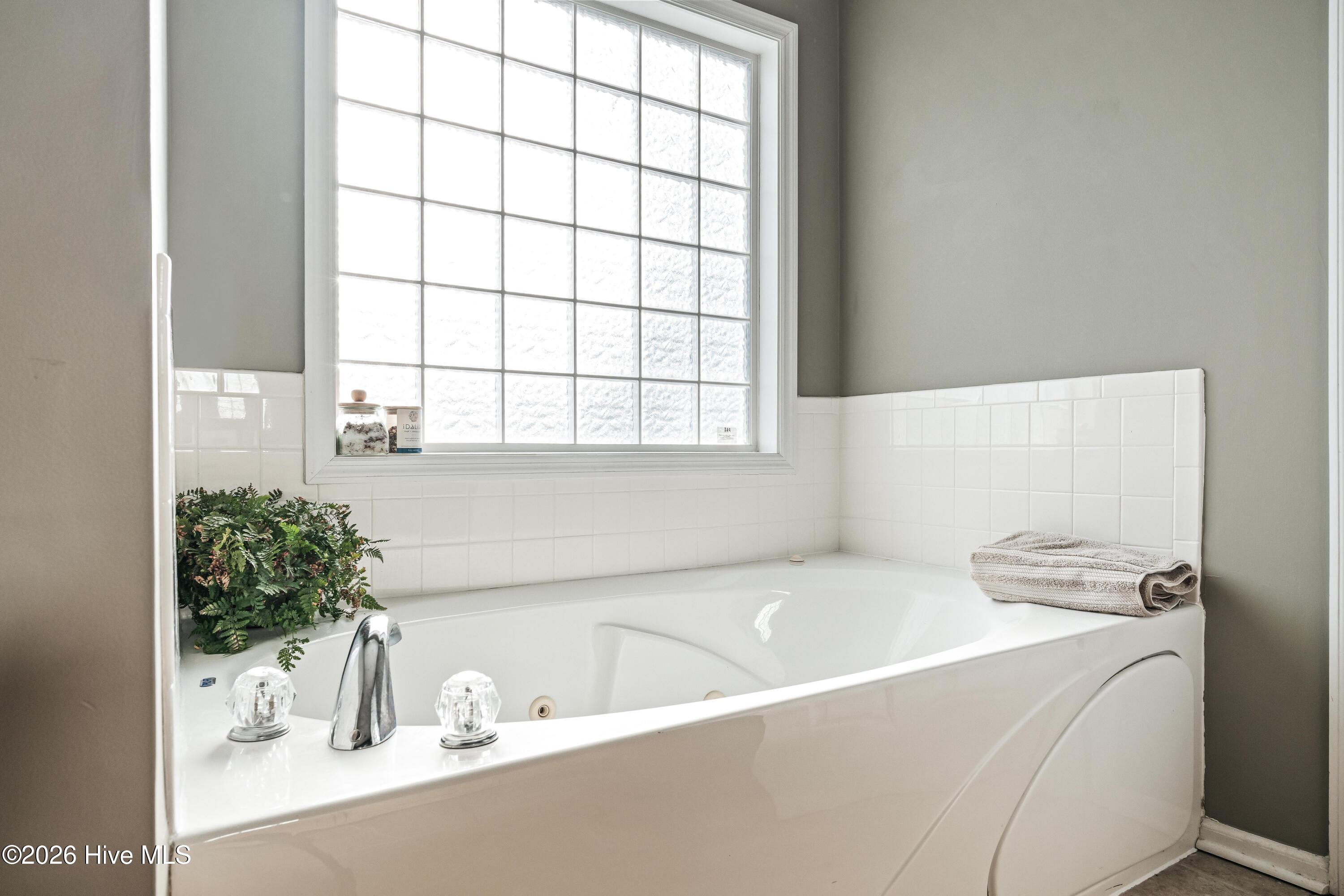 100556314 | Photo 48