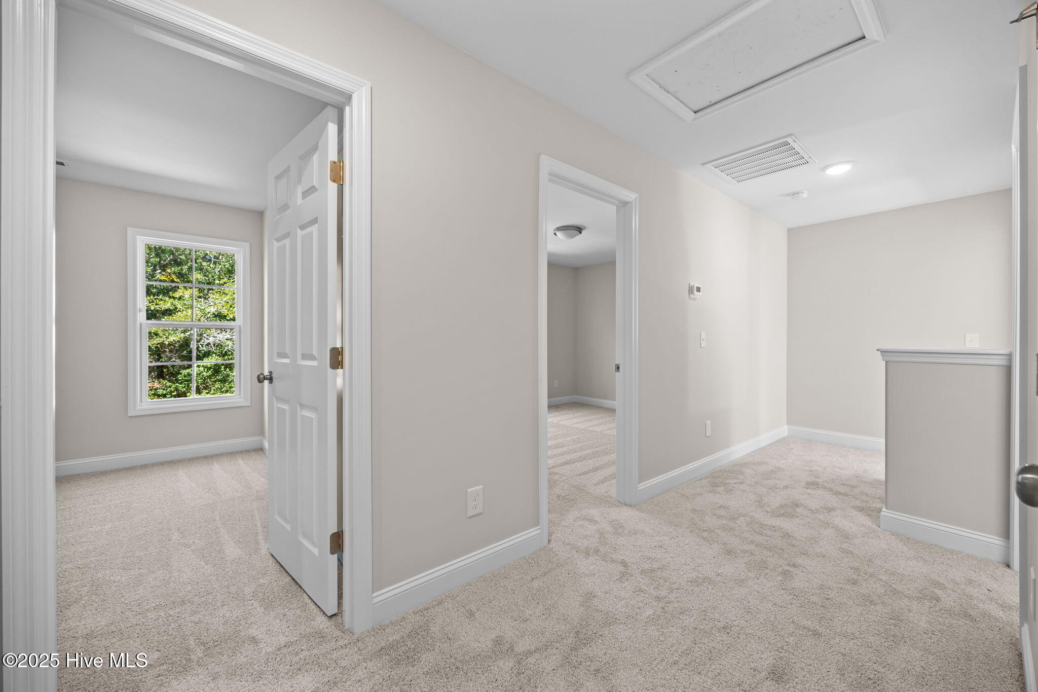 100509349 | Photo 28