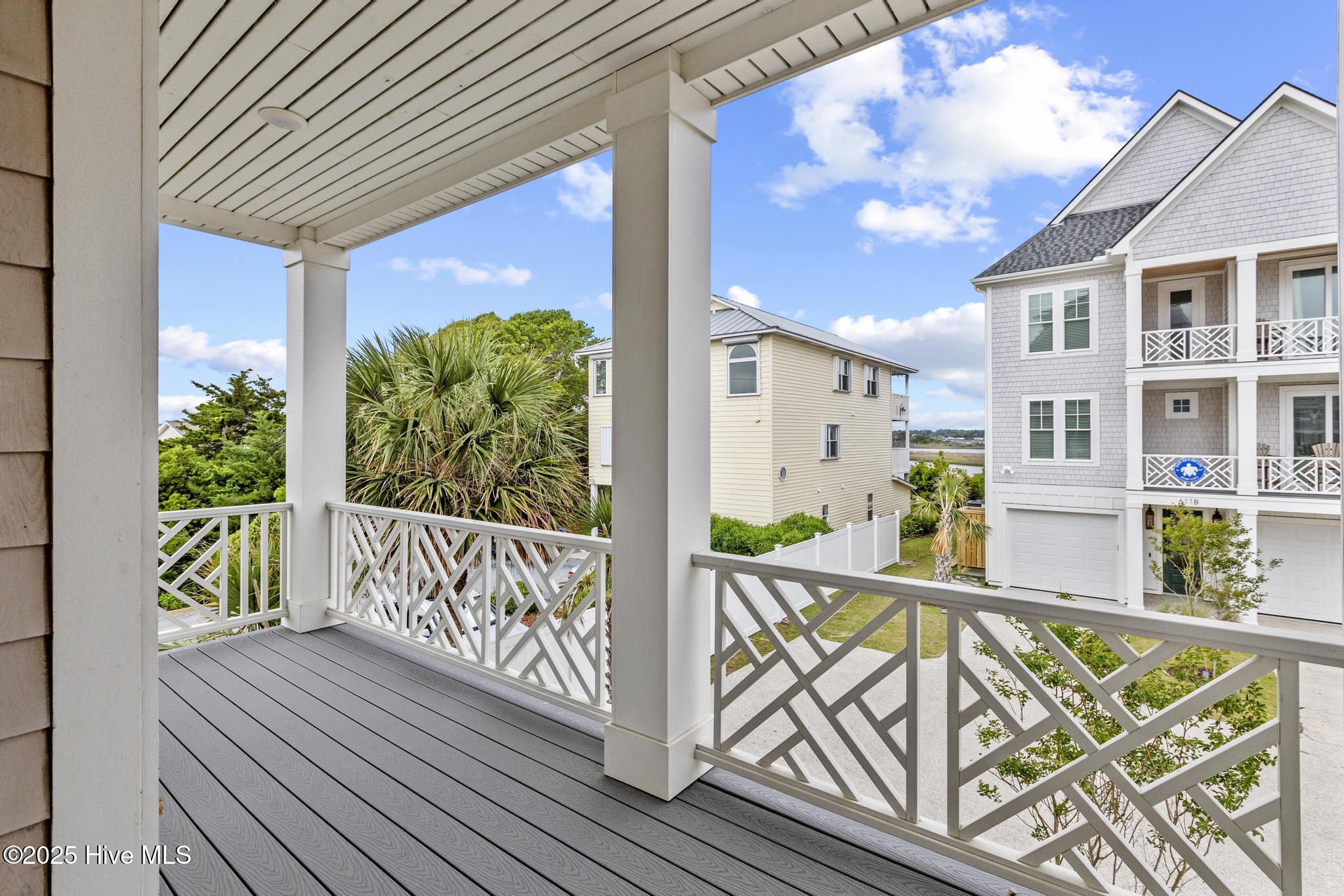 100565849 | Photo 22