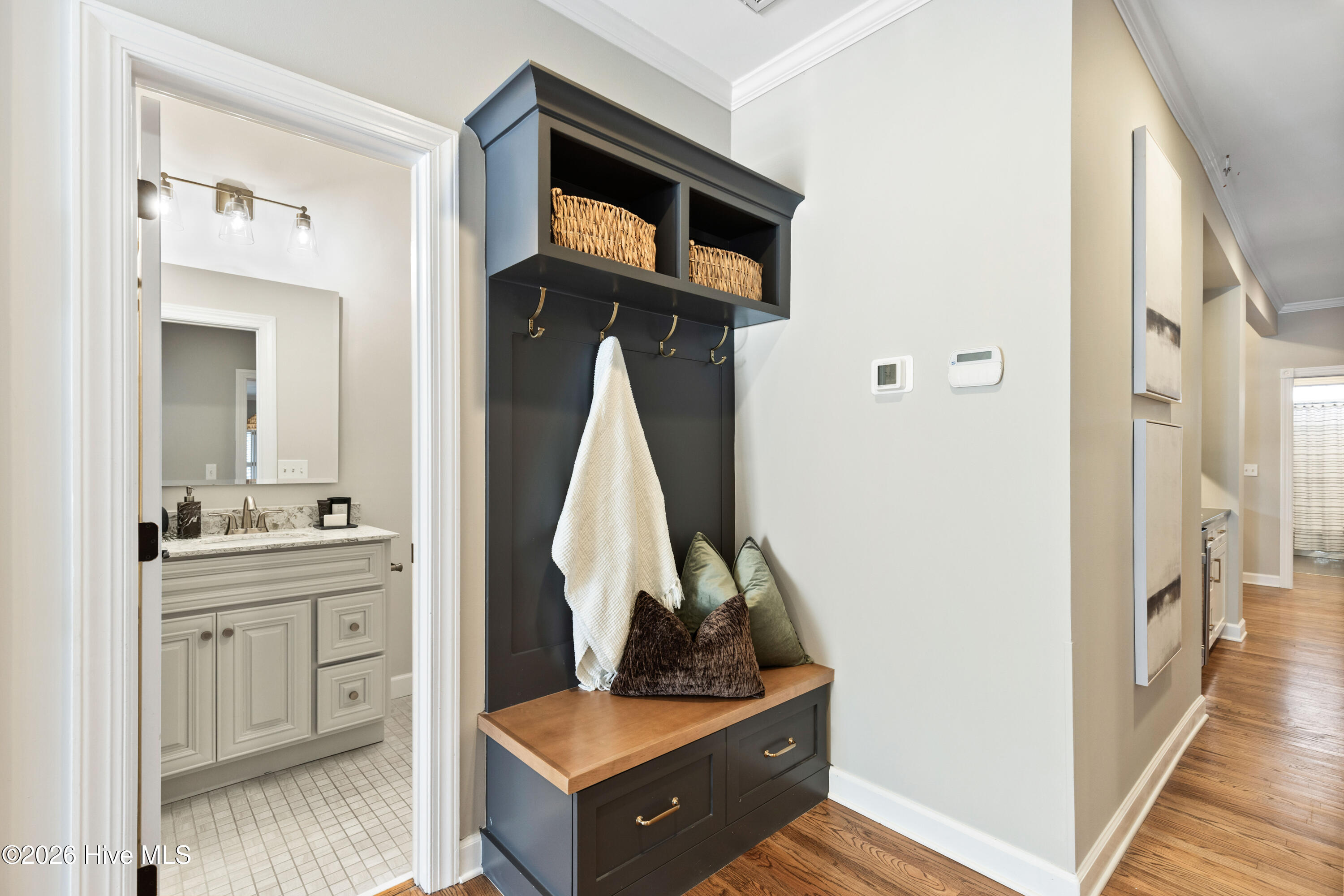 100560916 | Photo 30