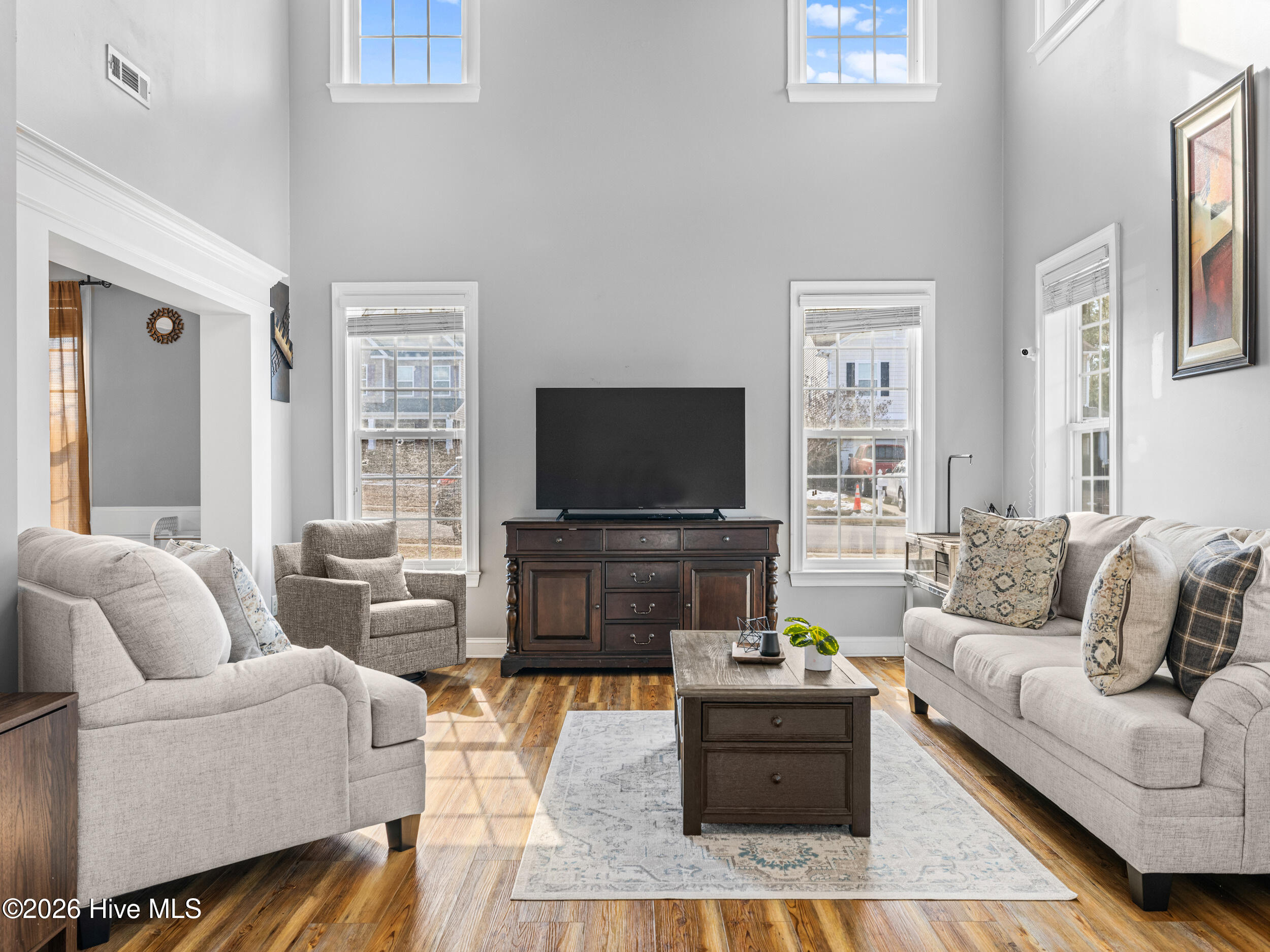 100554217 | Photo 11