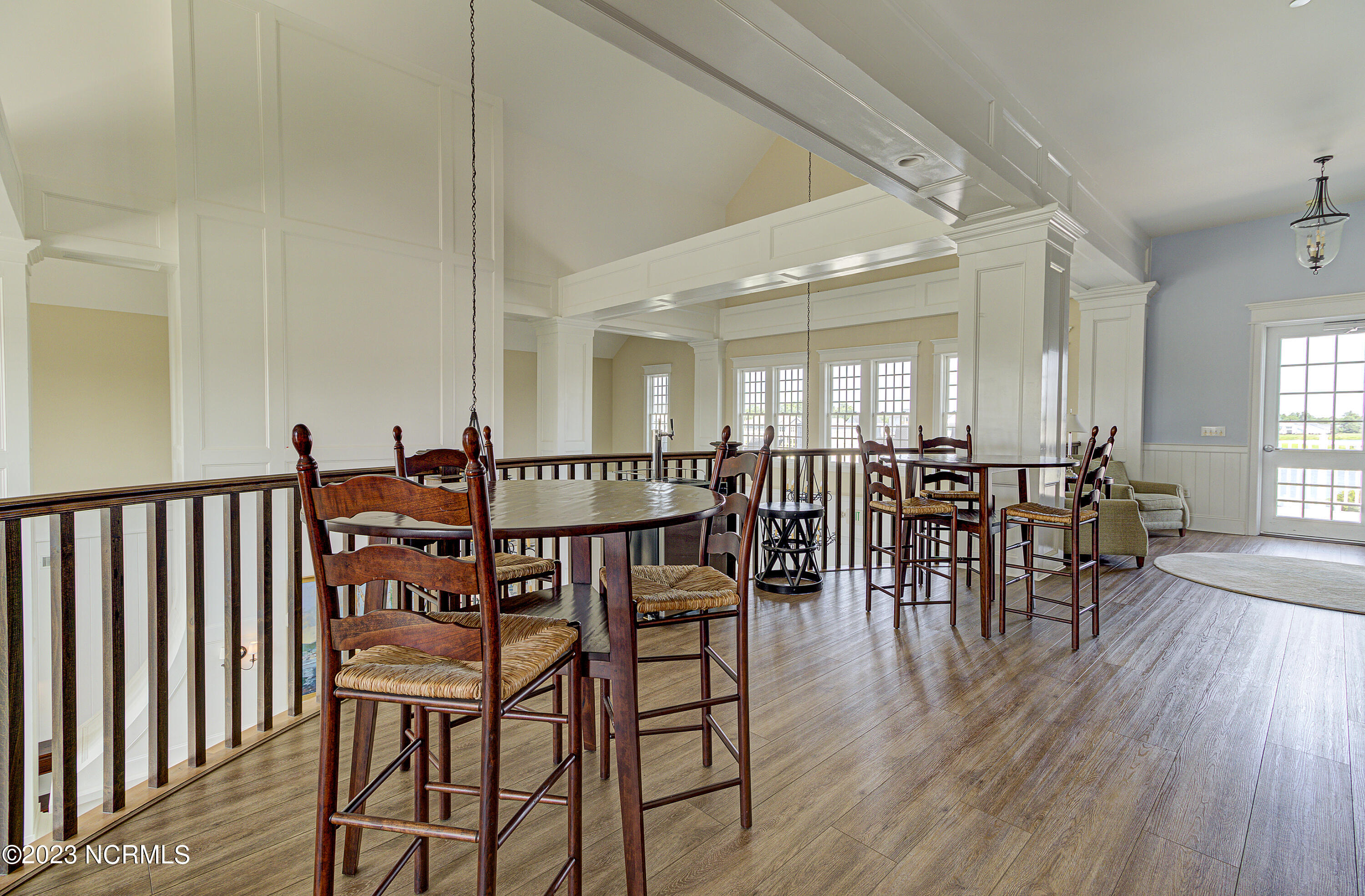 100562014 | Photo 55