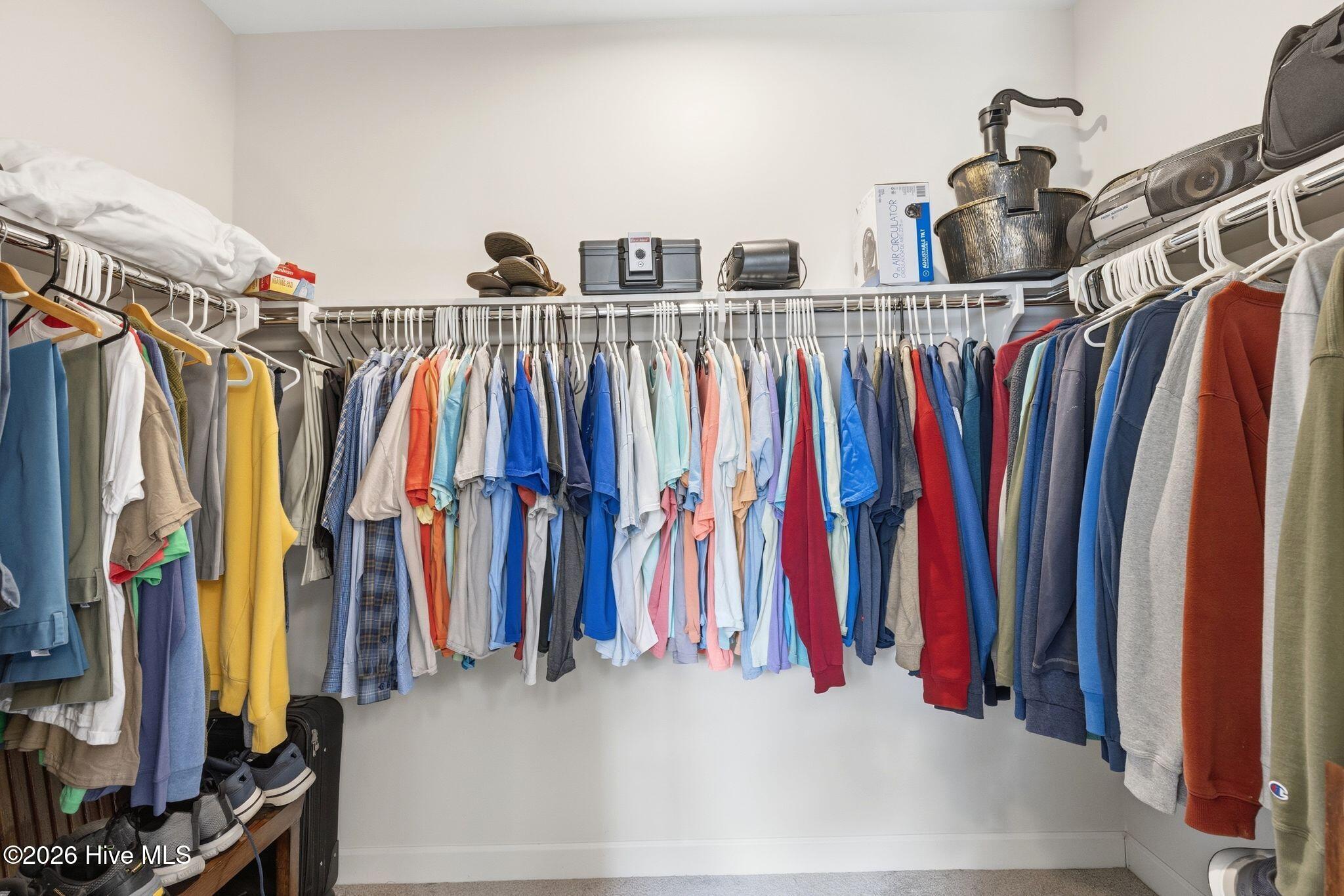 100558681 | Photo 25