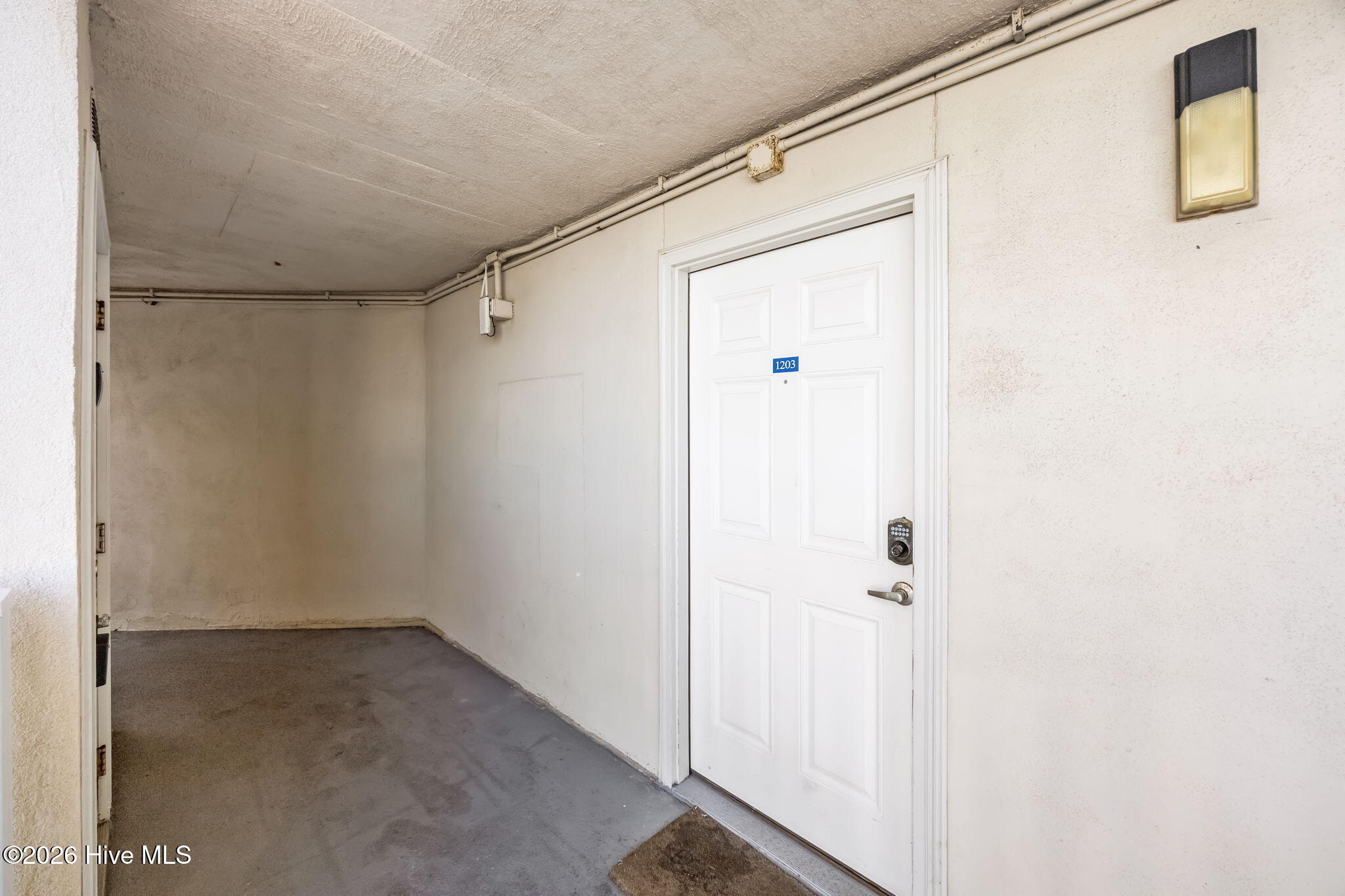 100550416 | Photo 25