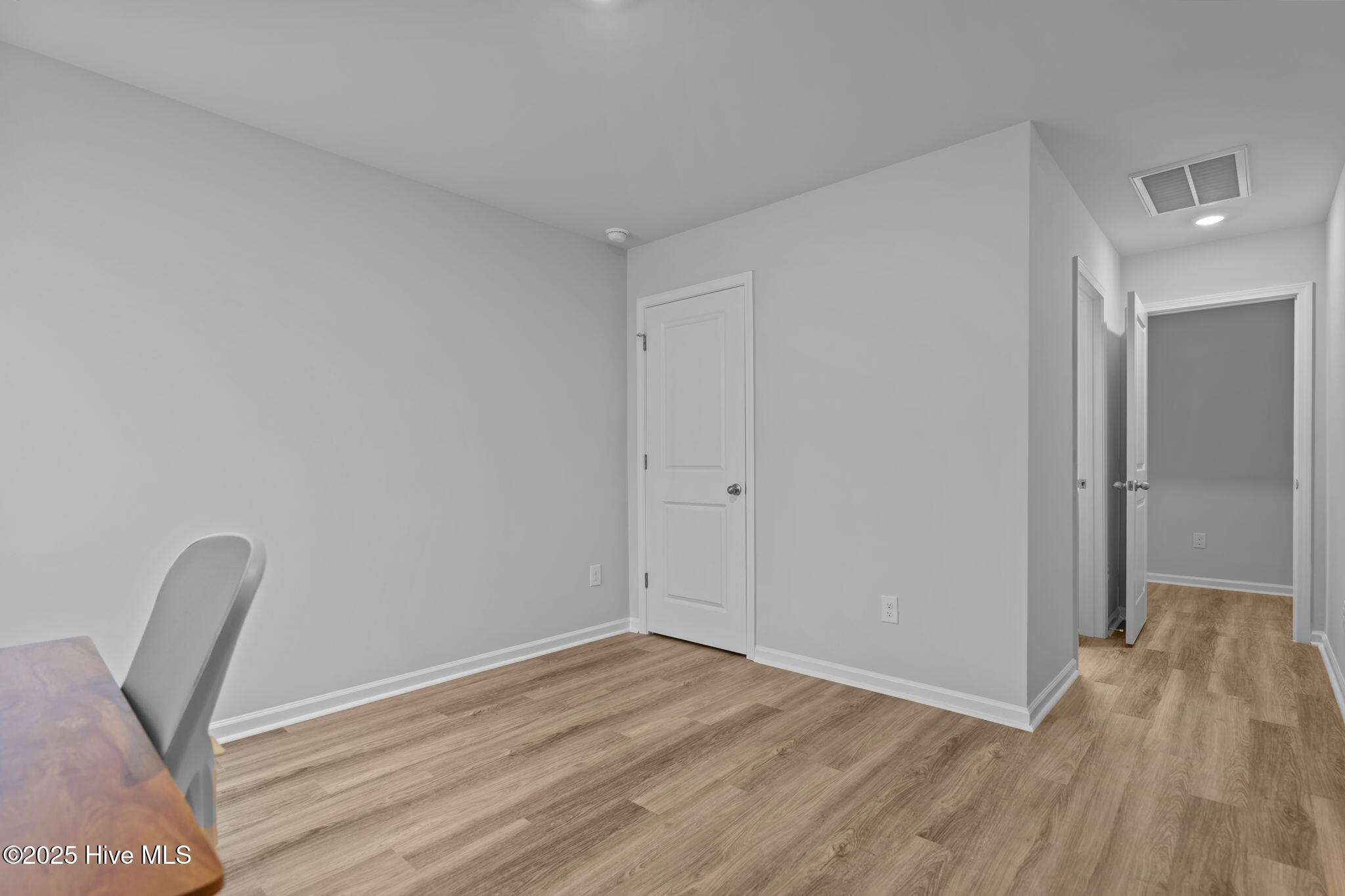 100532150 | Photo 16