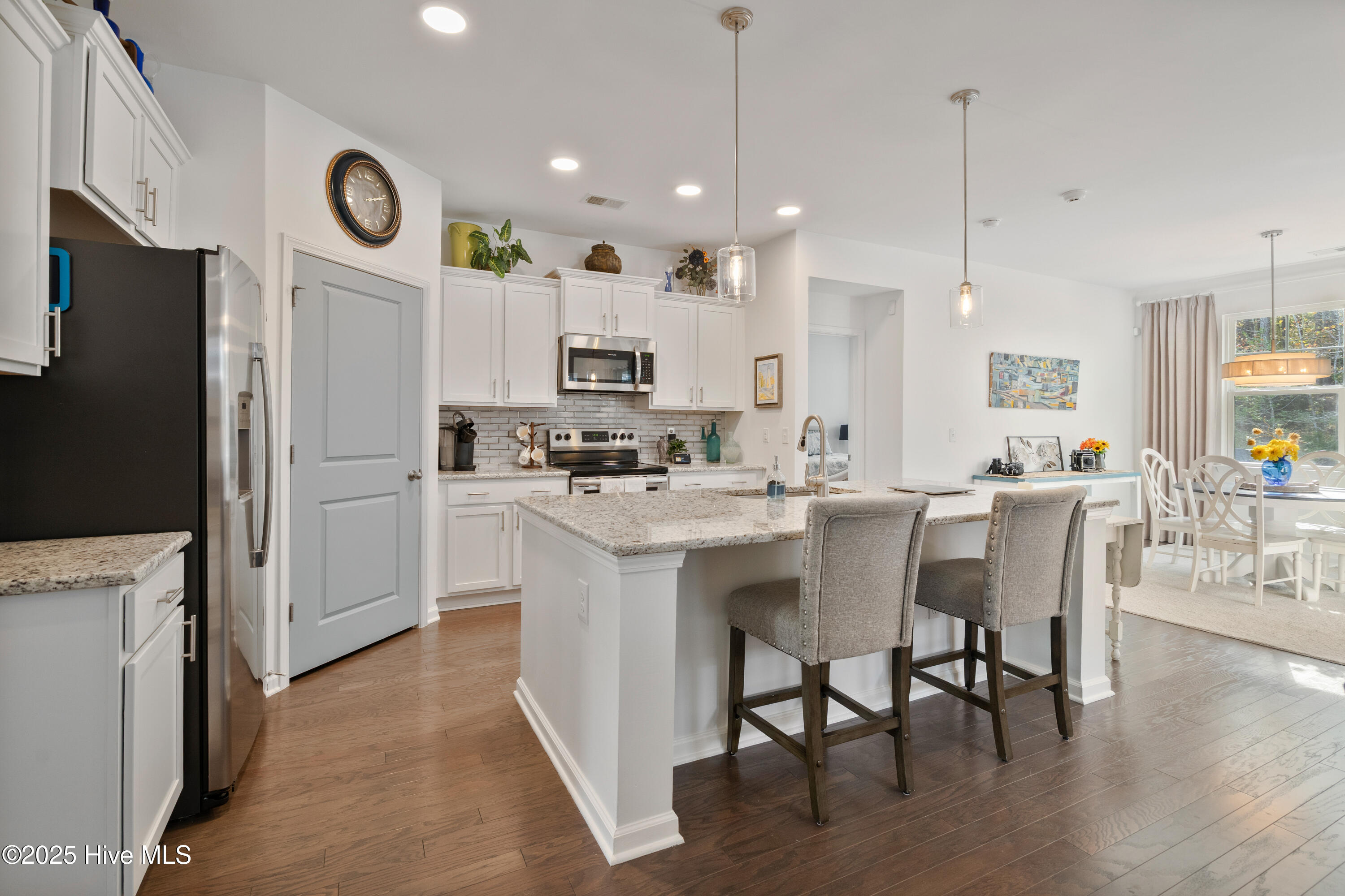 100541671 | Photo 10