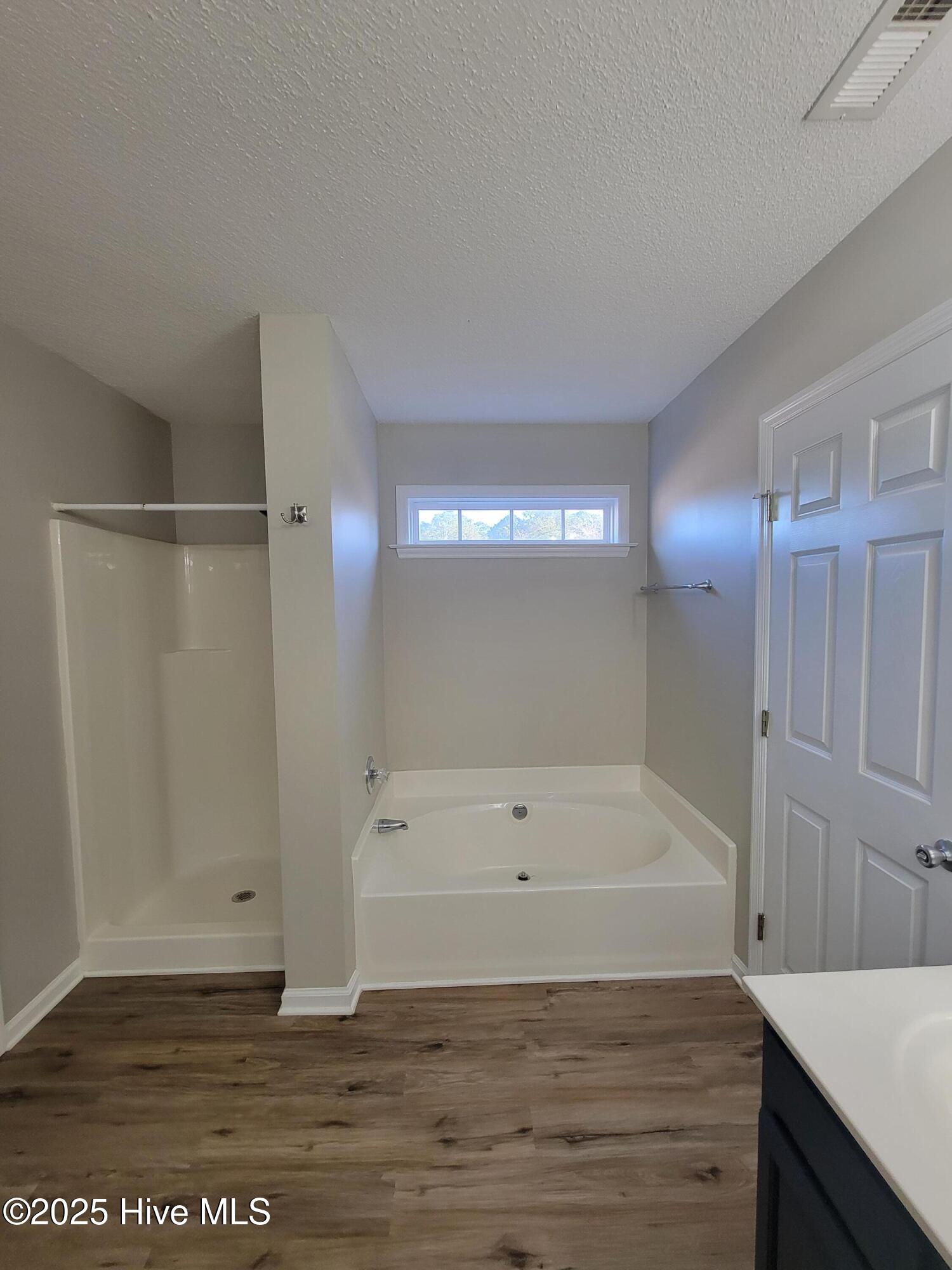 100547023 | Photo 18