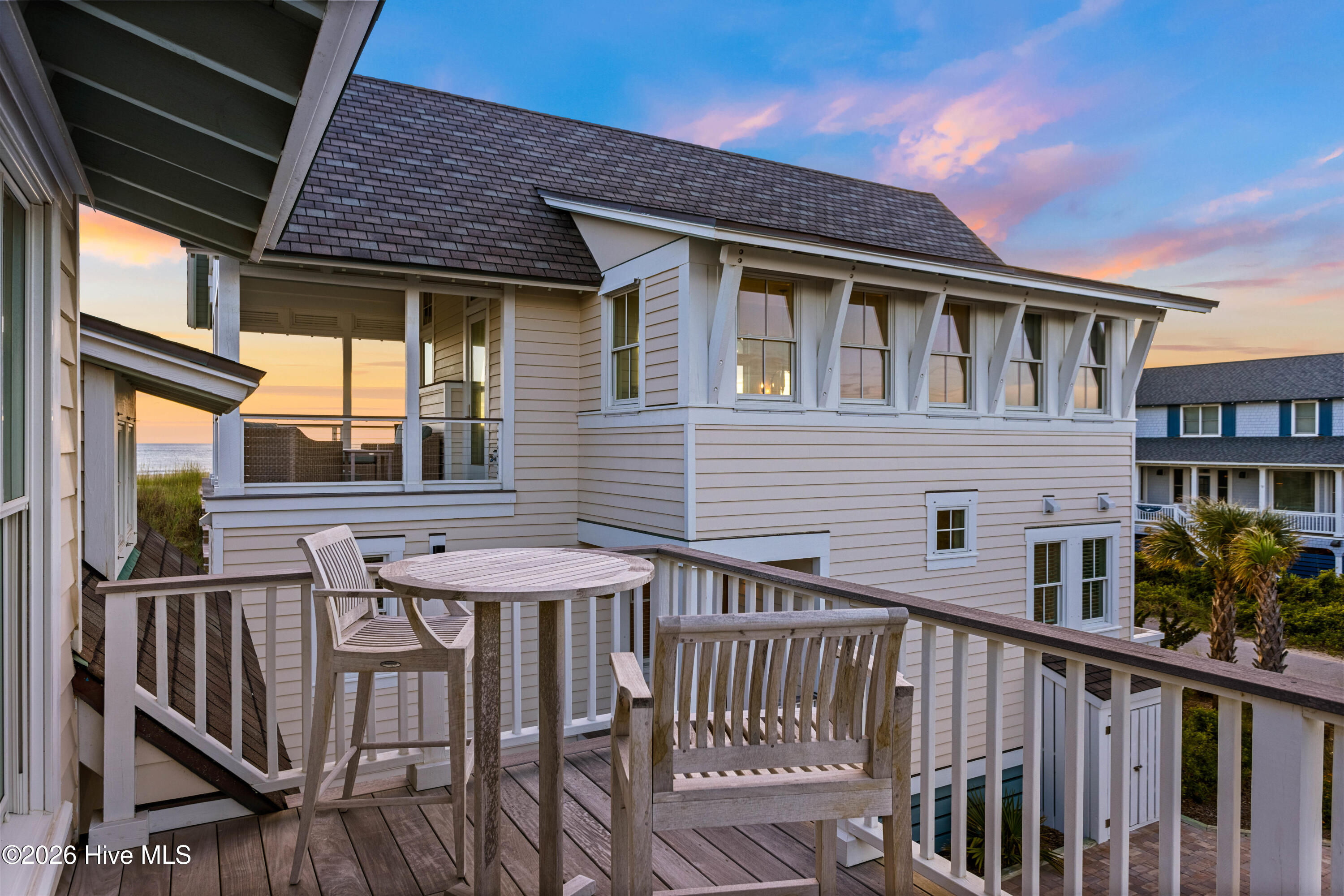 100569964 | Photo 43