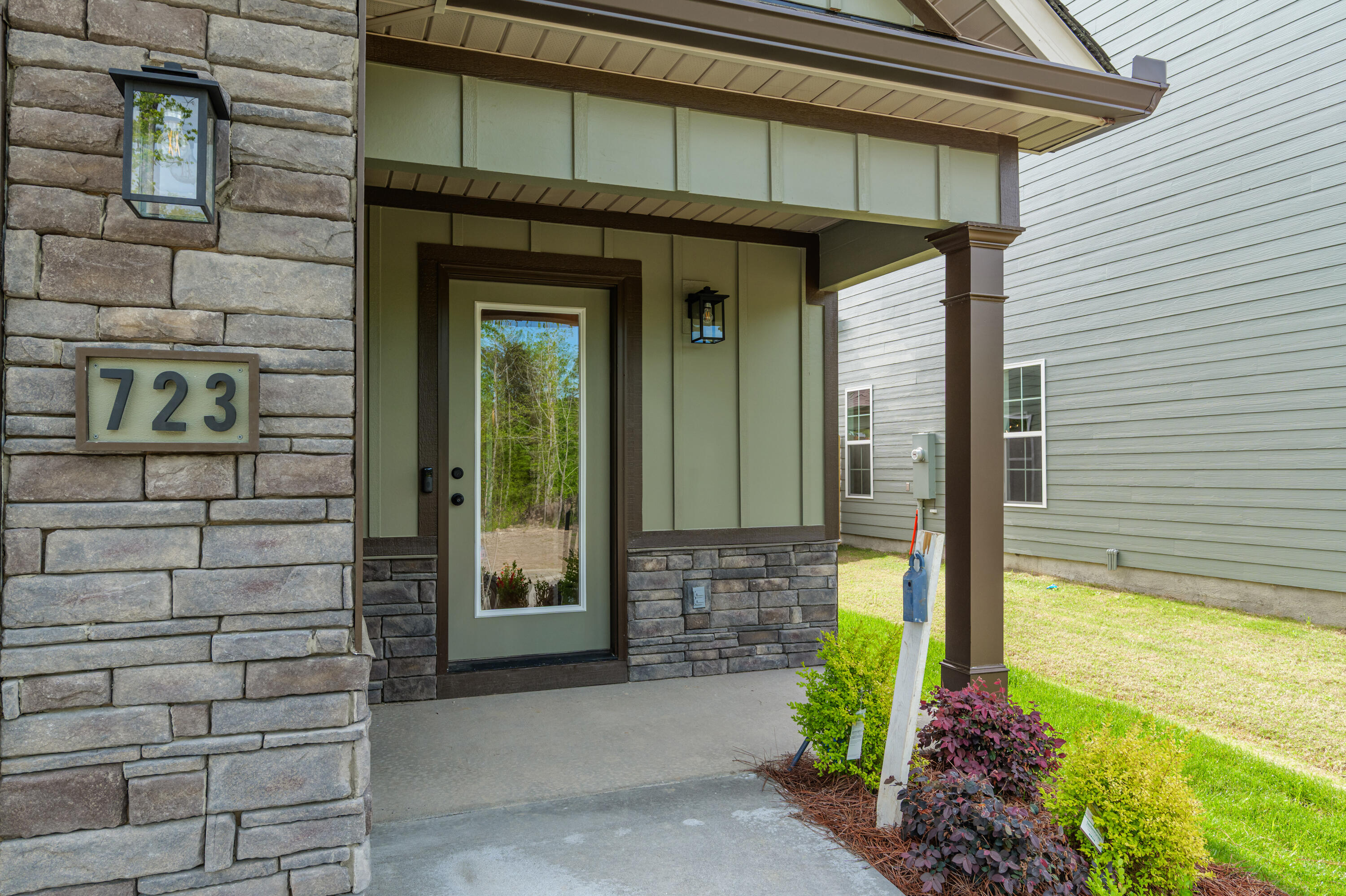 Solar House Numbers and Smart Doorbell