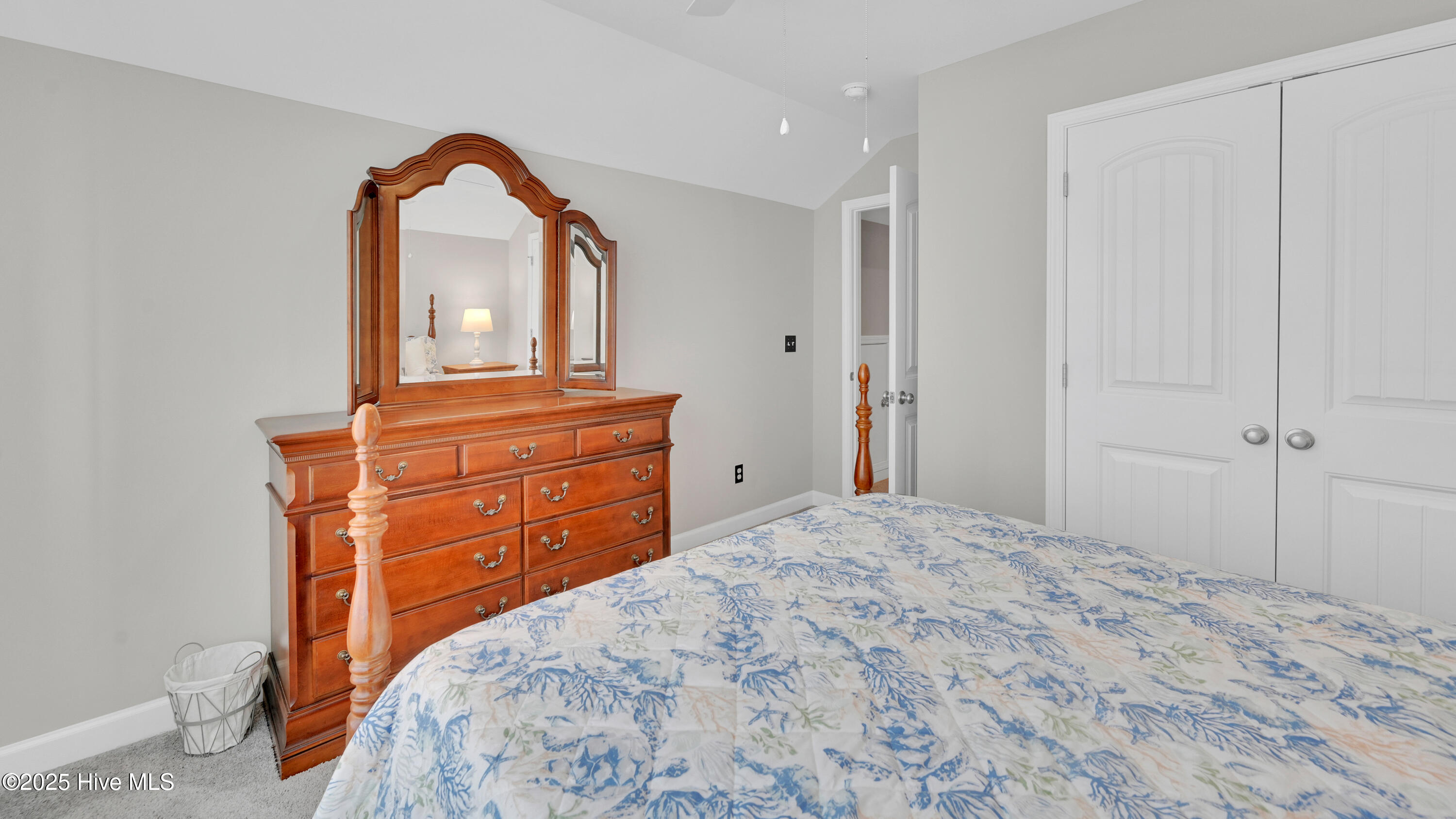 100542865 | Photo 45