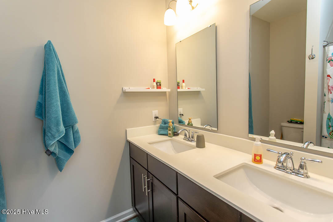 100529598 | Photo 21