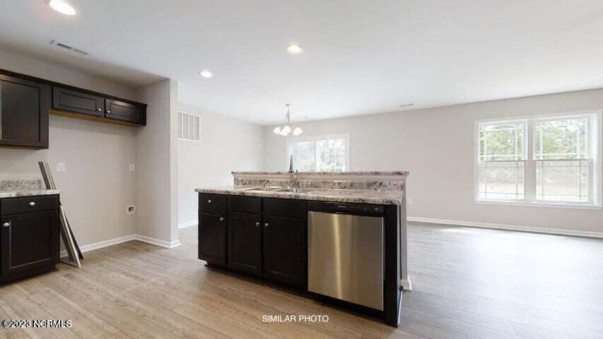 100518154 | Photo 31