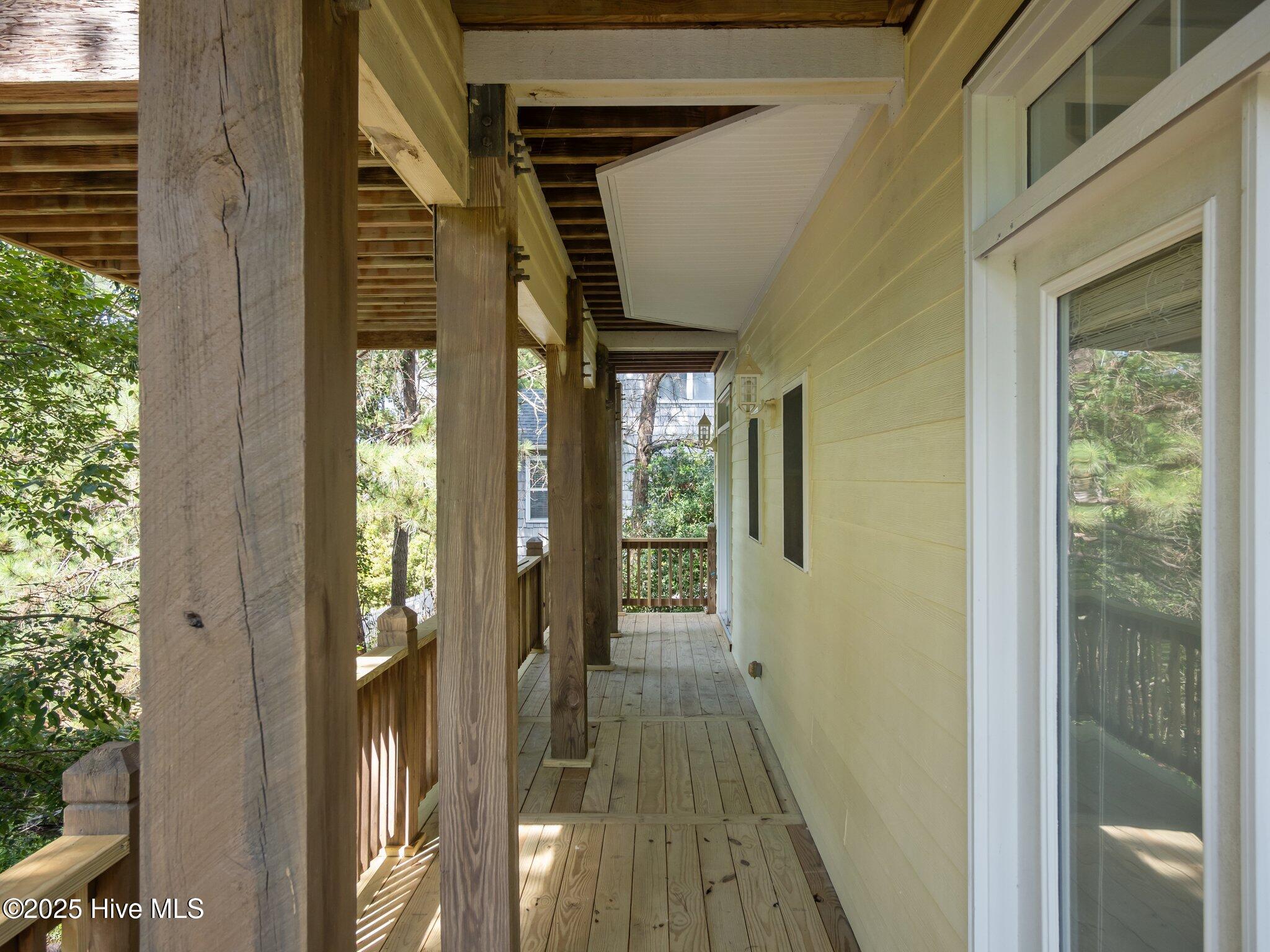 100518679 | Photo 40