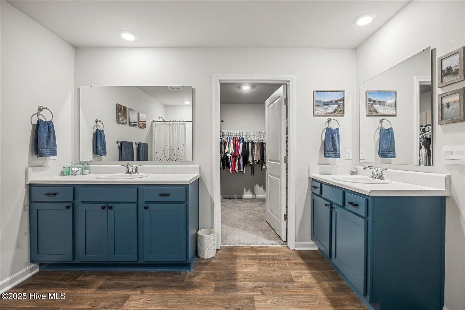 100525713 | Photo 25