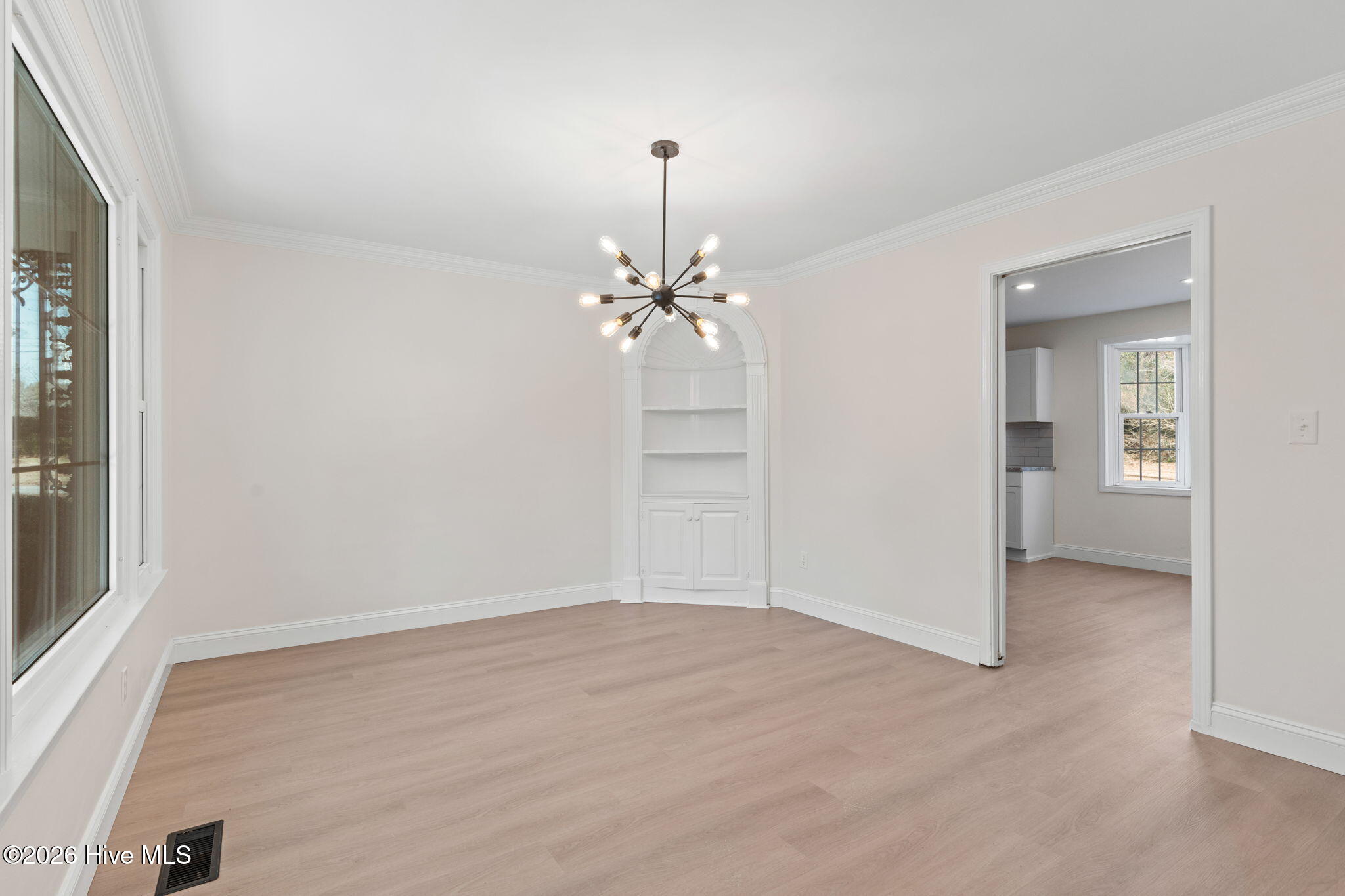 100548429 | Photo 26