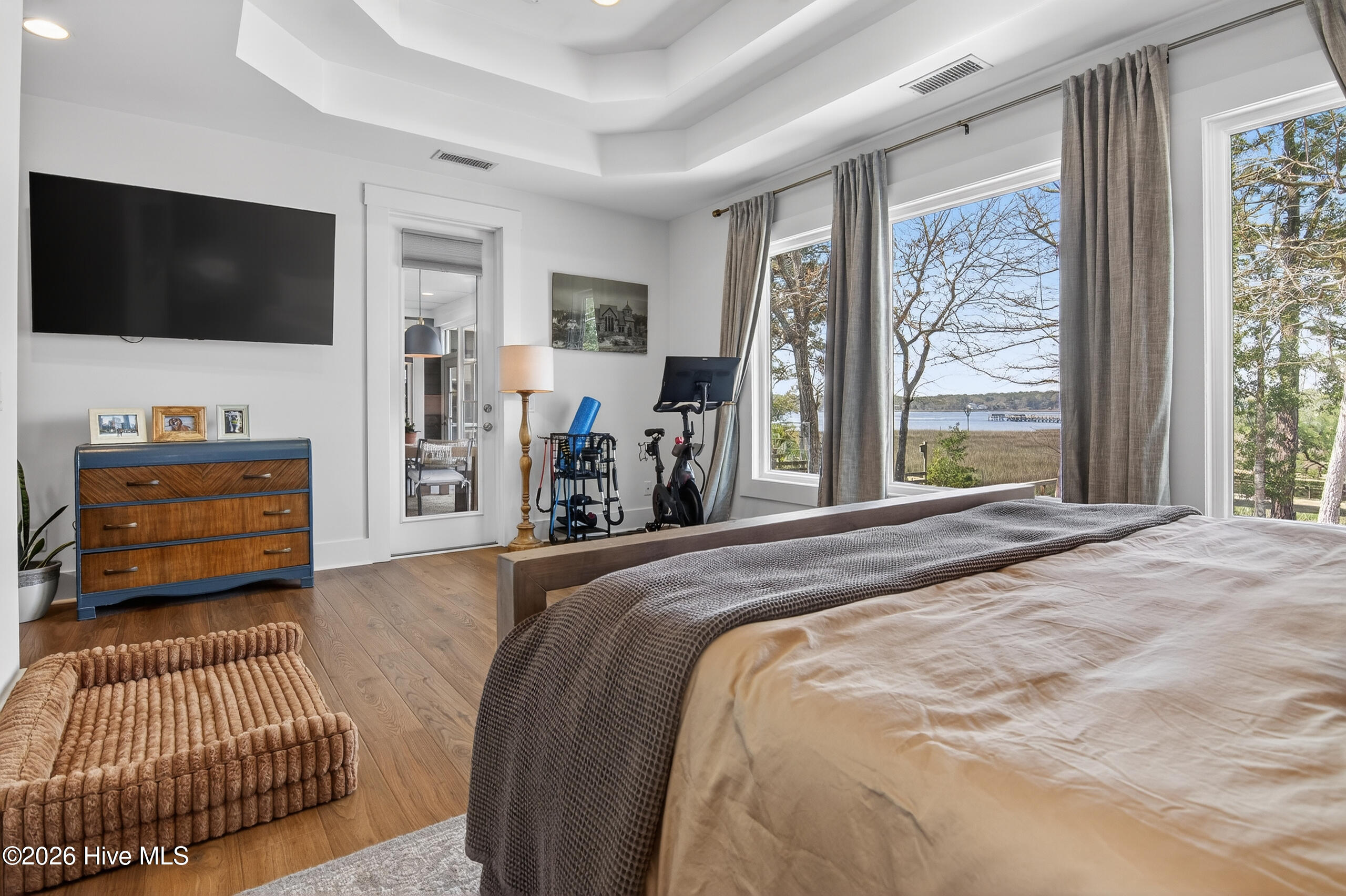 100565321 | Photo 43