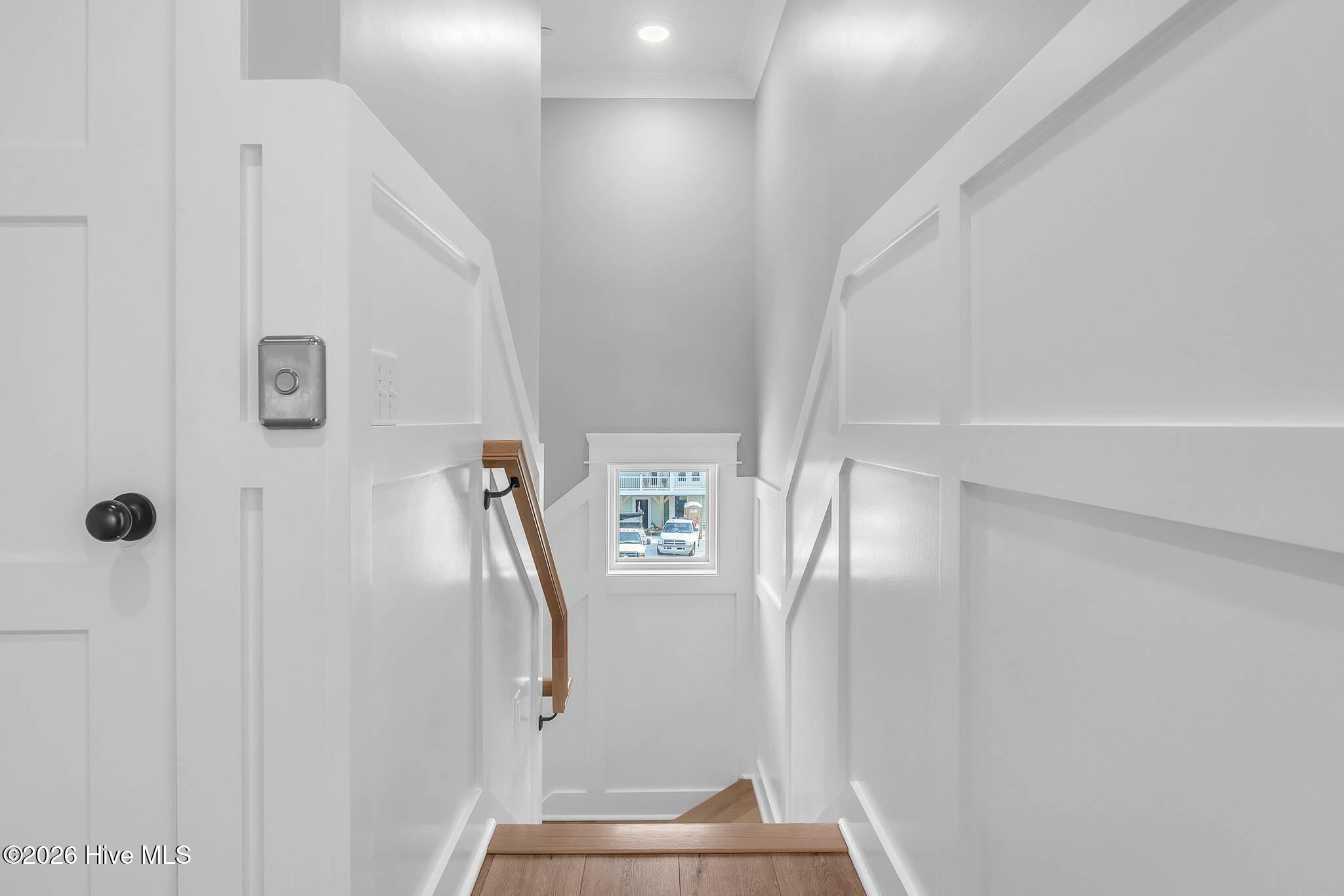 100558345 | Photo 111