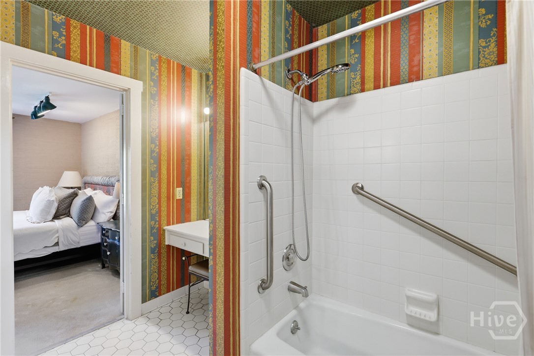 402 E 44th Street, Savannah, GA, 31405