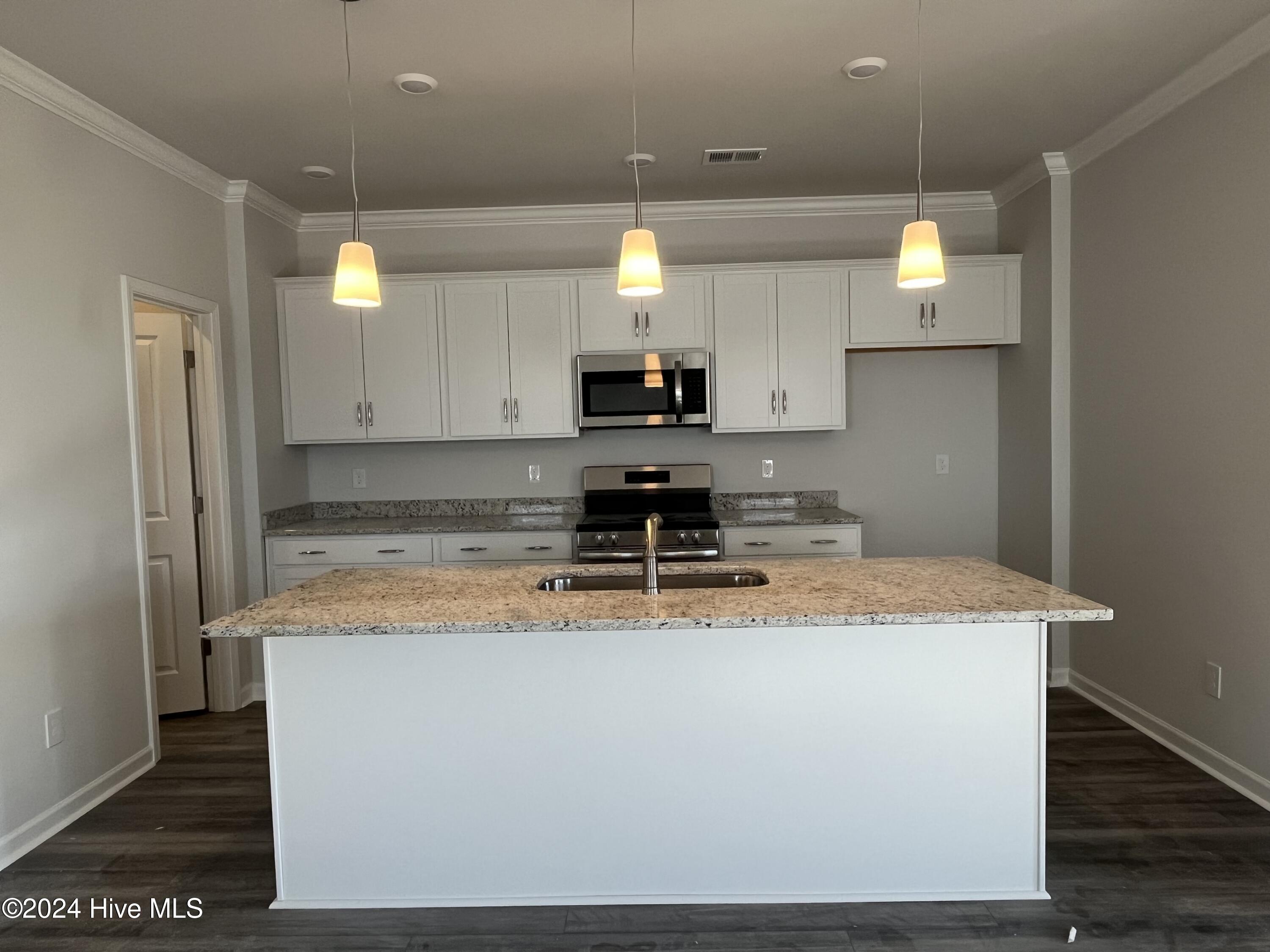 100517567 | Photo 60