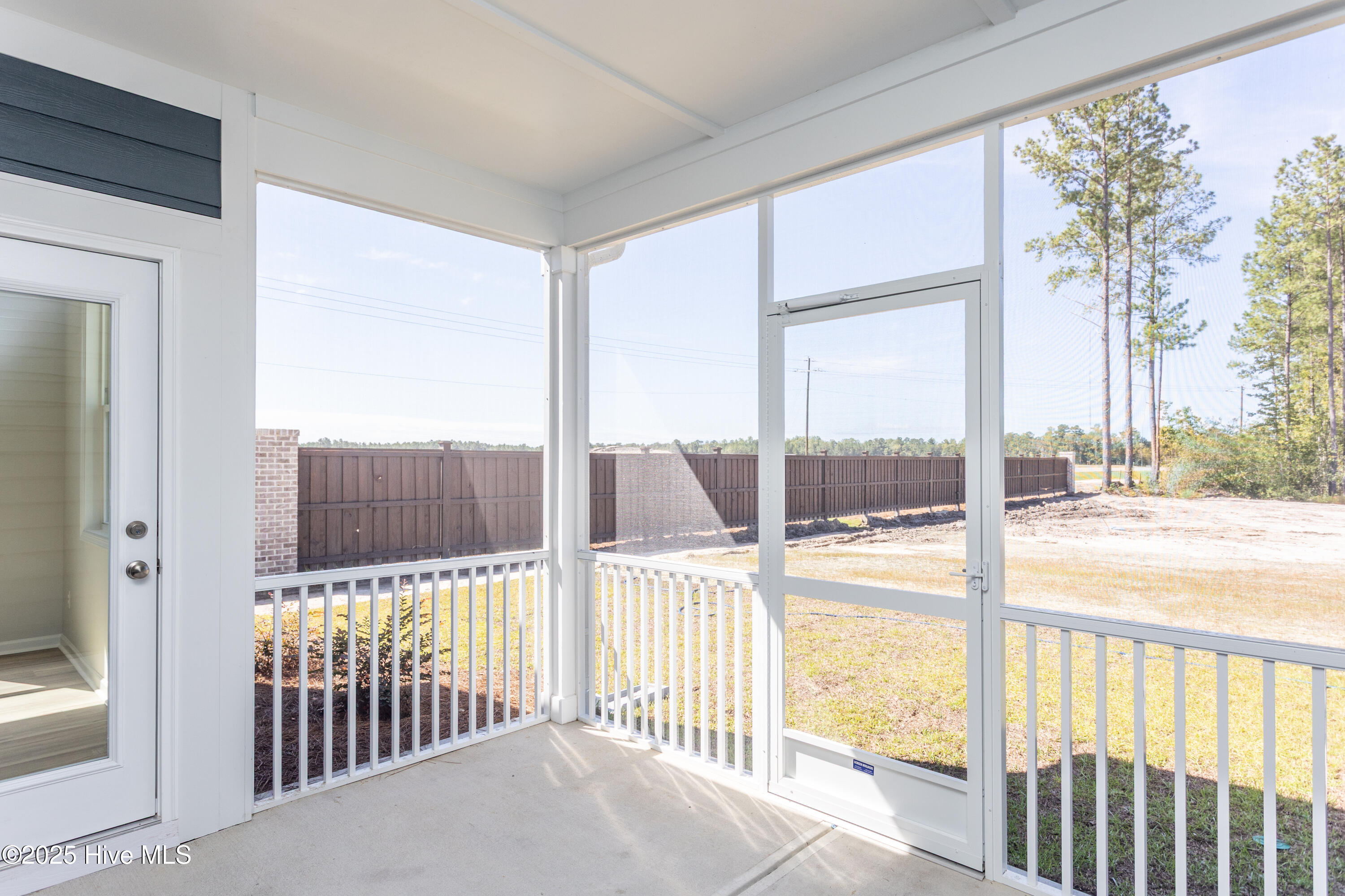 100505784 | Photo 24