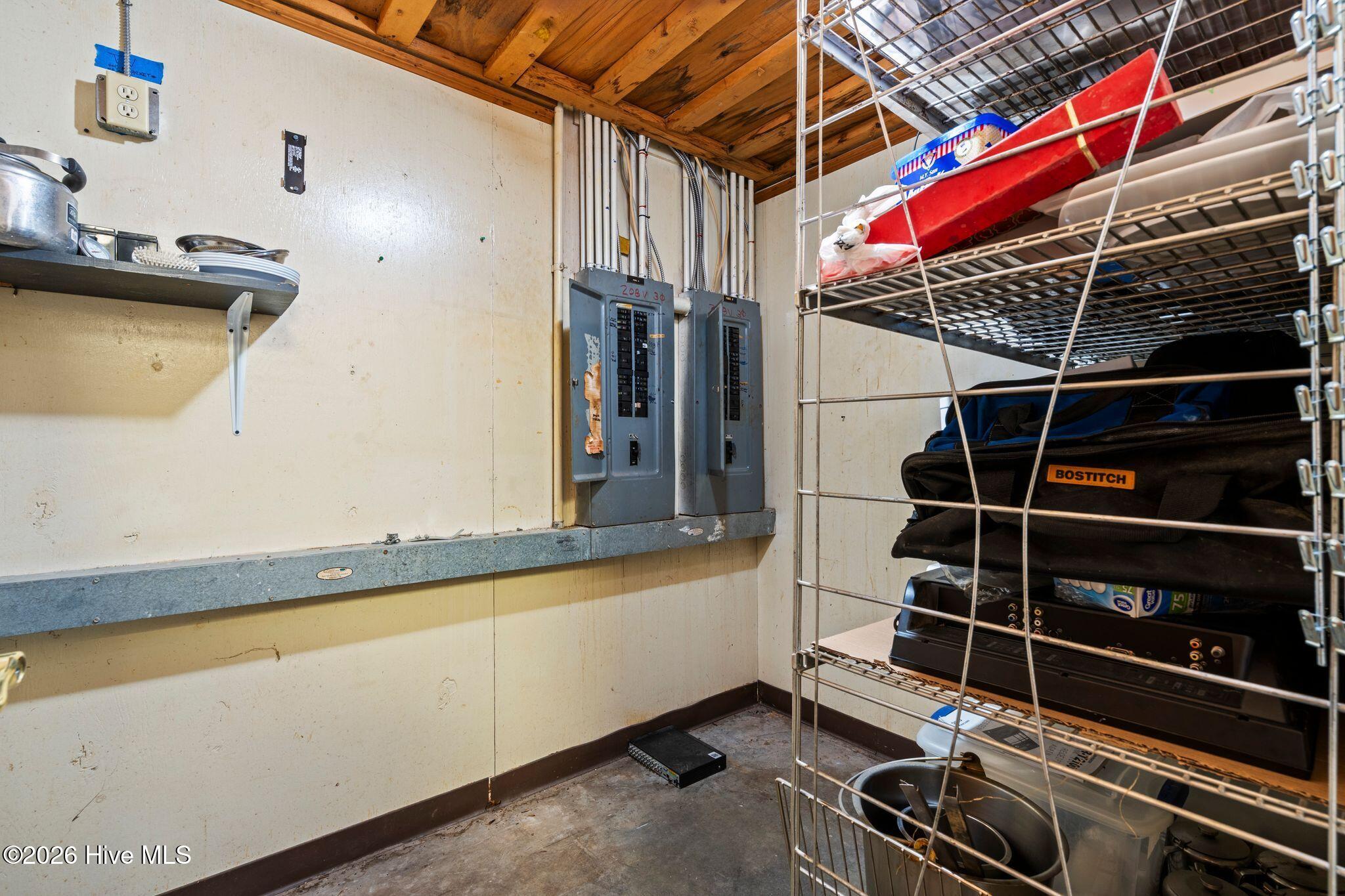 100550441 | Photo 46