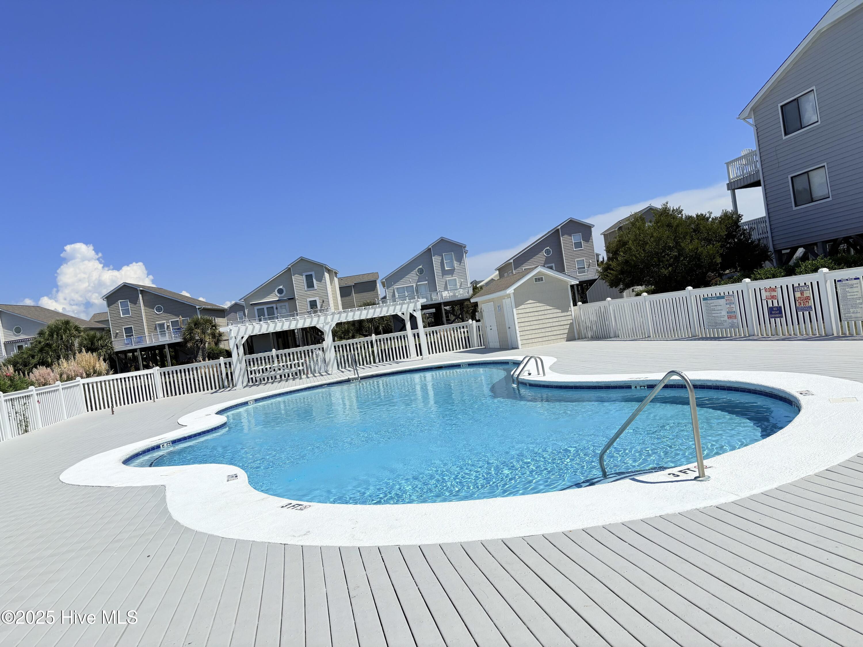 100529458 | Photo 38