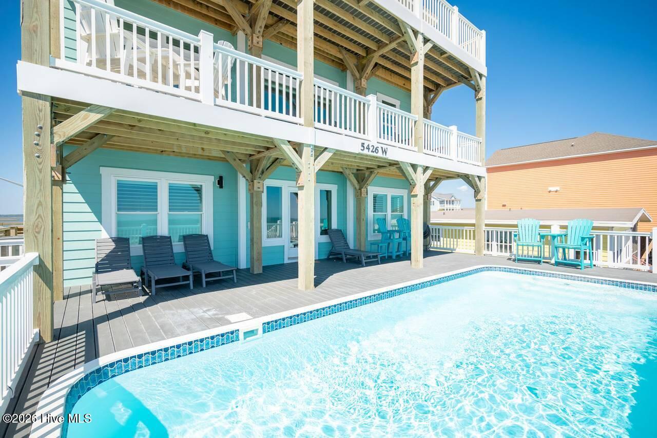 100560212 | Photo 39