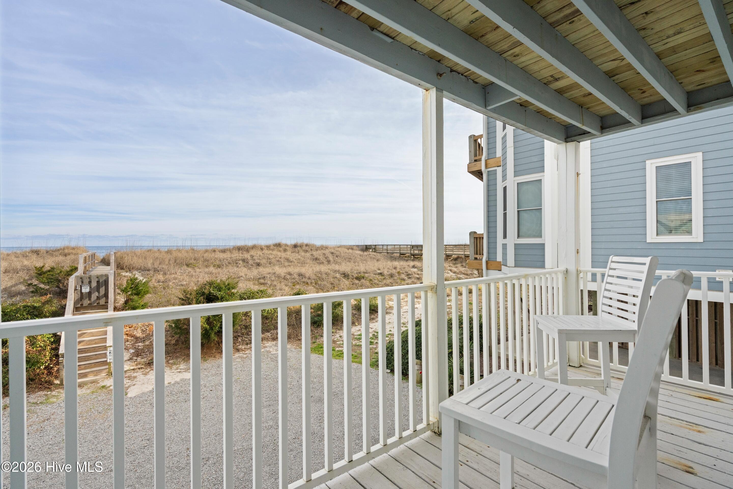 100549328 | Photo 24