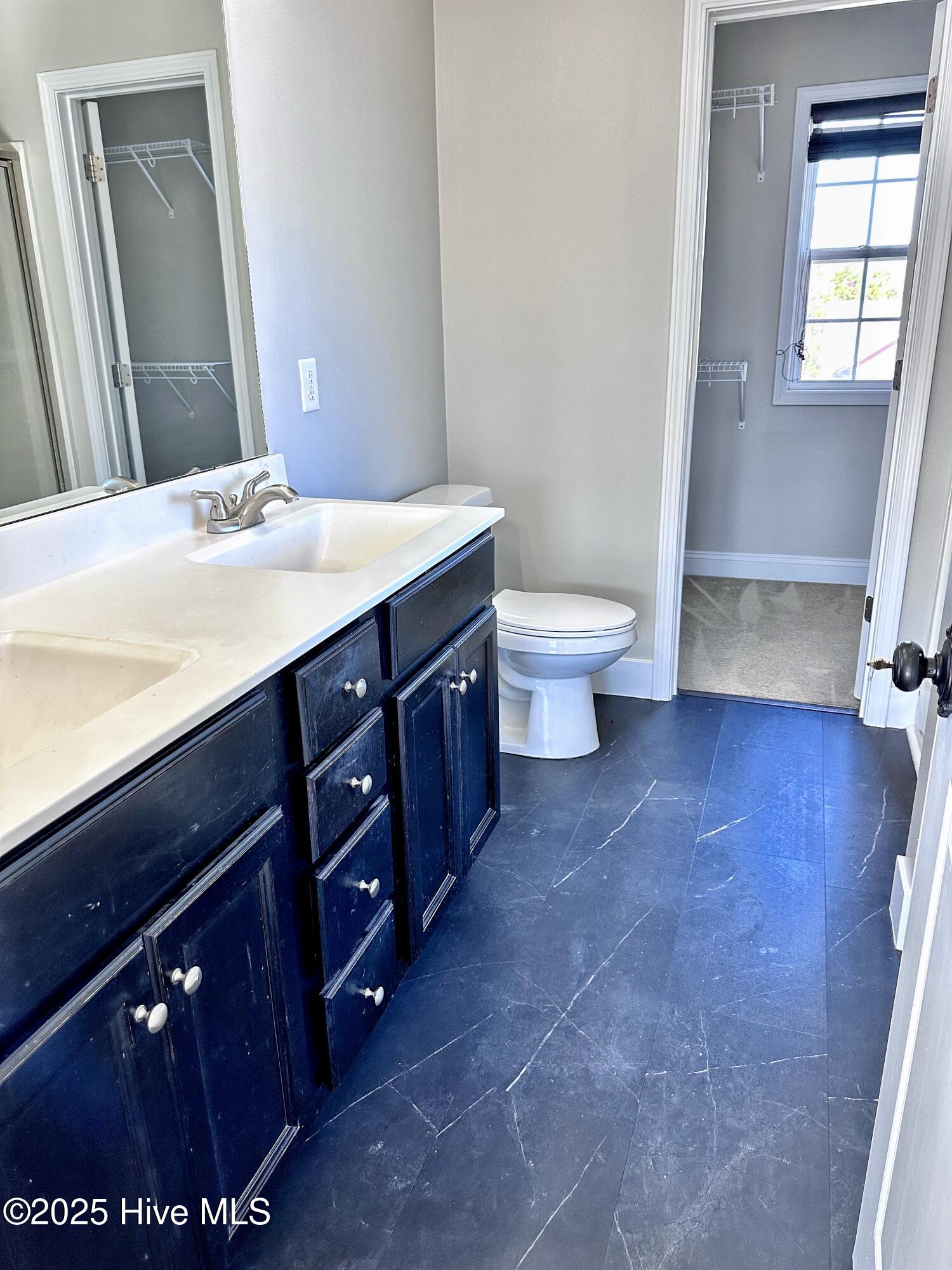 100542600 | Photo 25