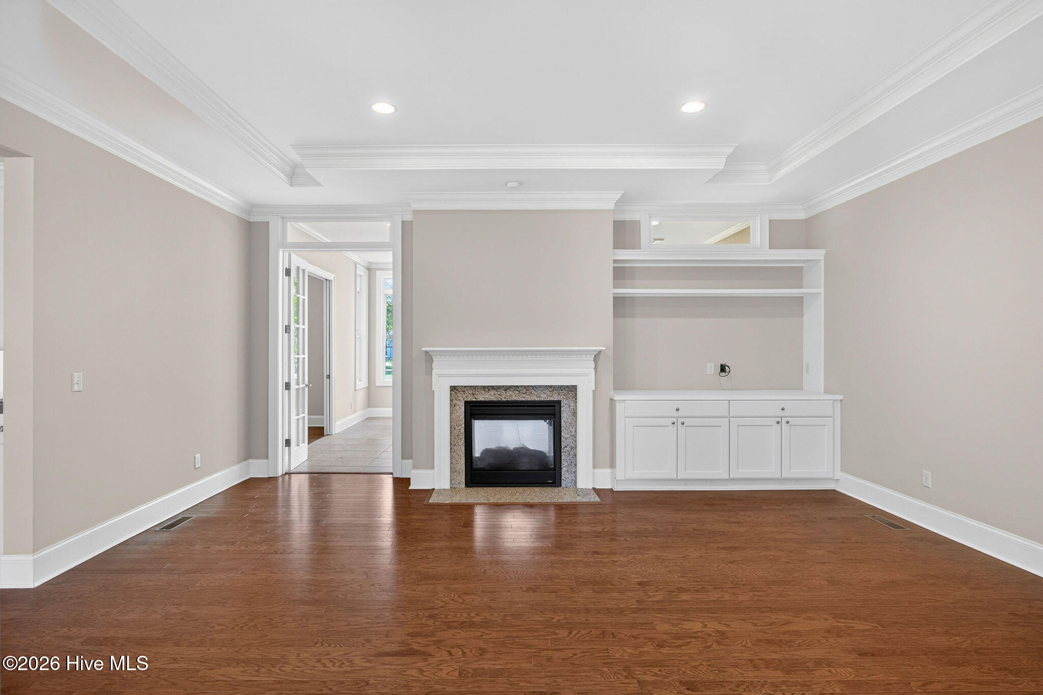 100566414 | Photo 24