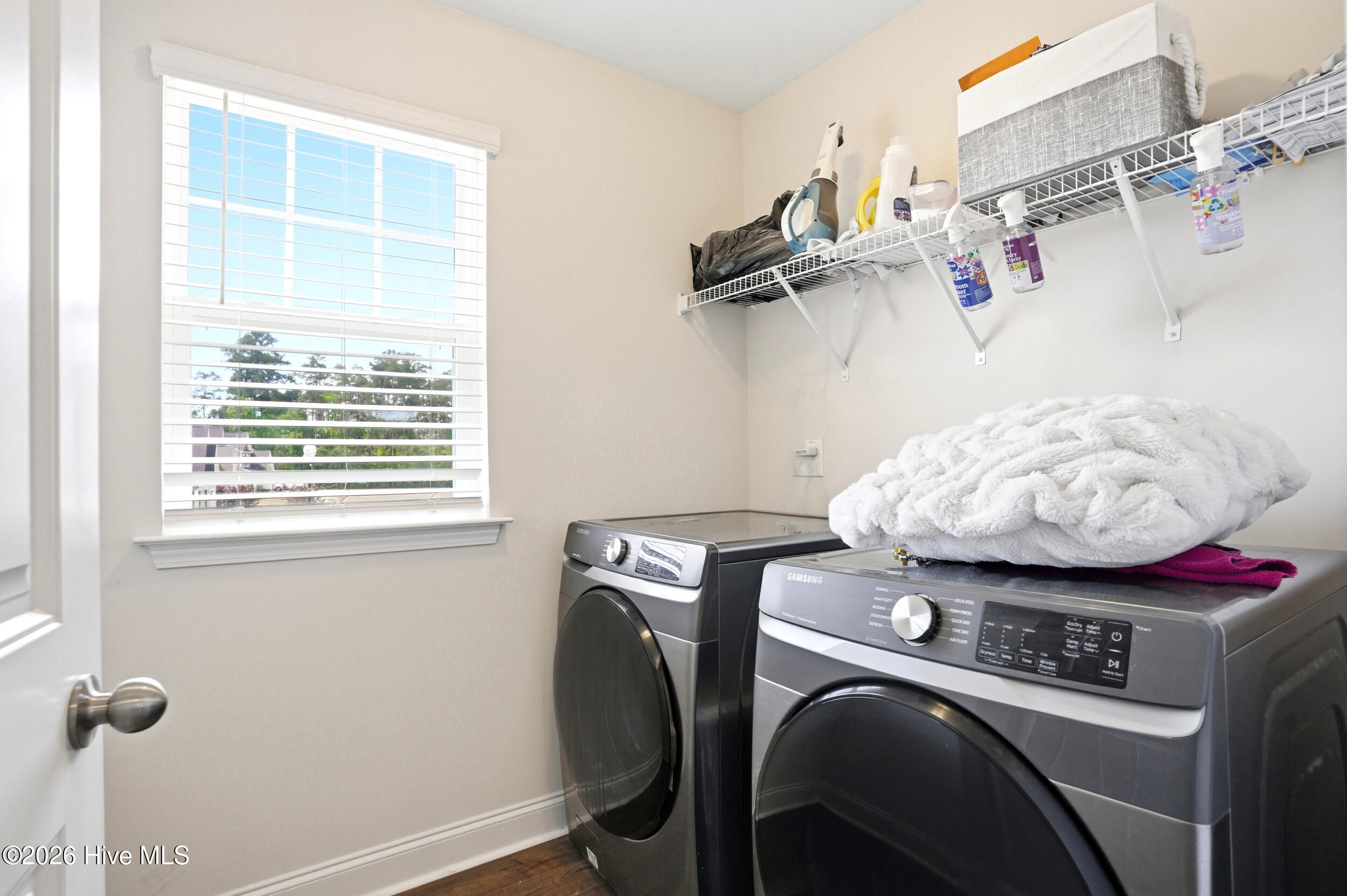 100570398 | Photo 26