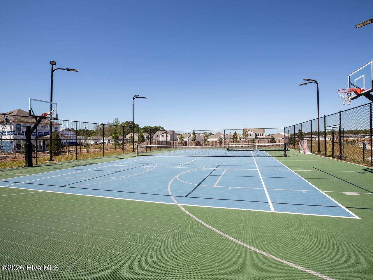 100570643 | Photo 17