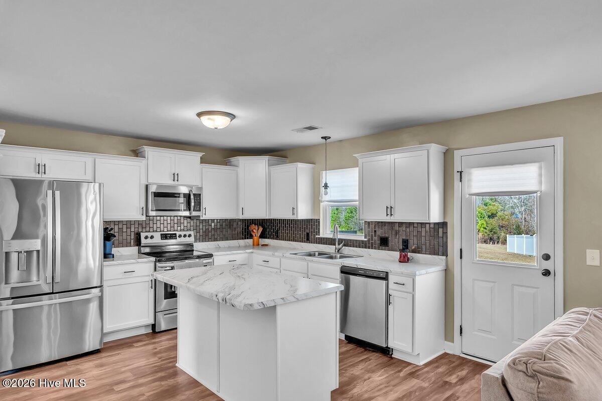 100558993 | Photo 19