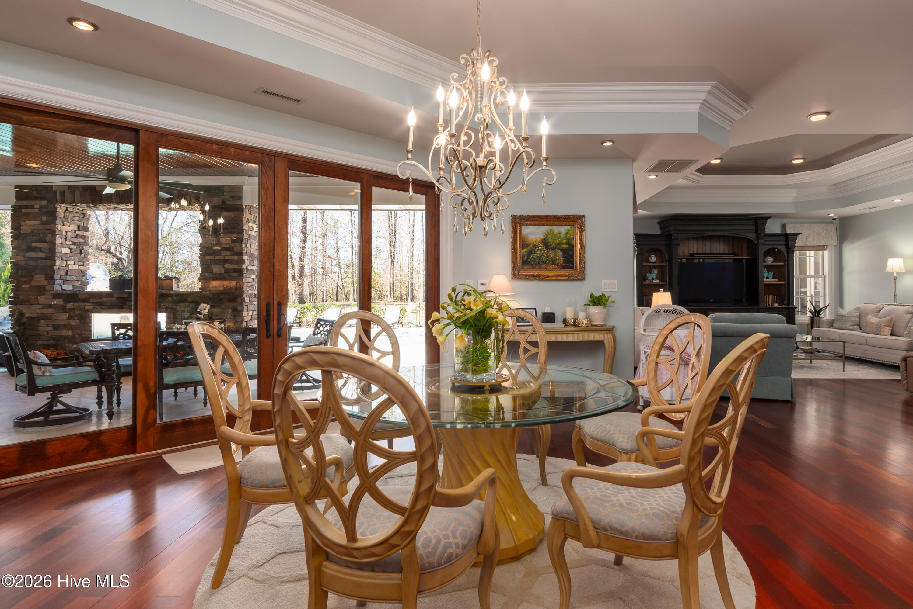 100550947 | Photo 23