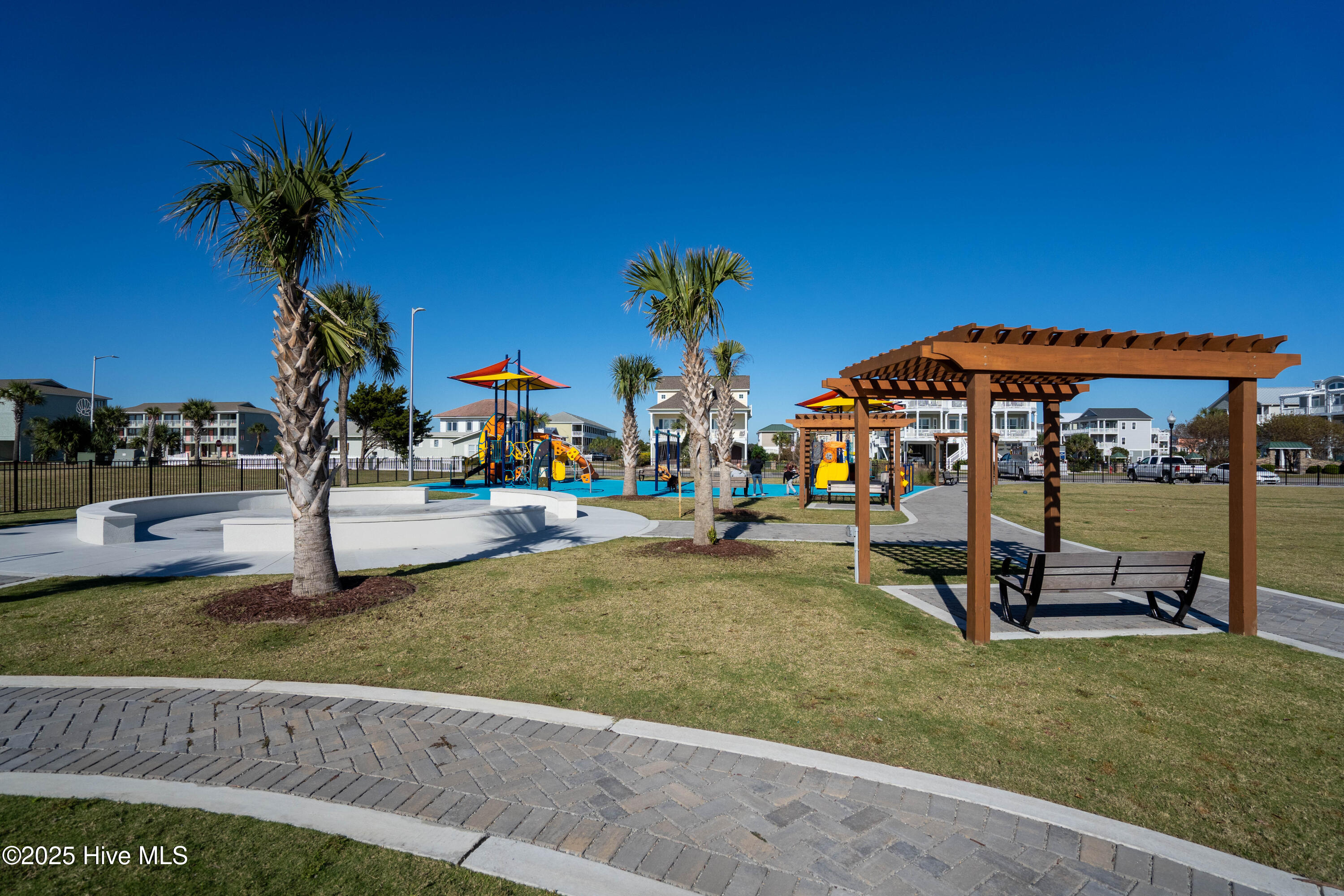 100541347 | Photo 46