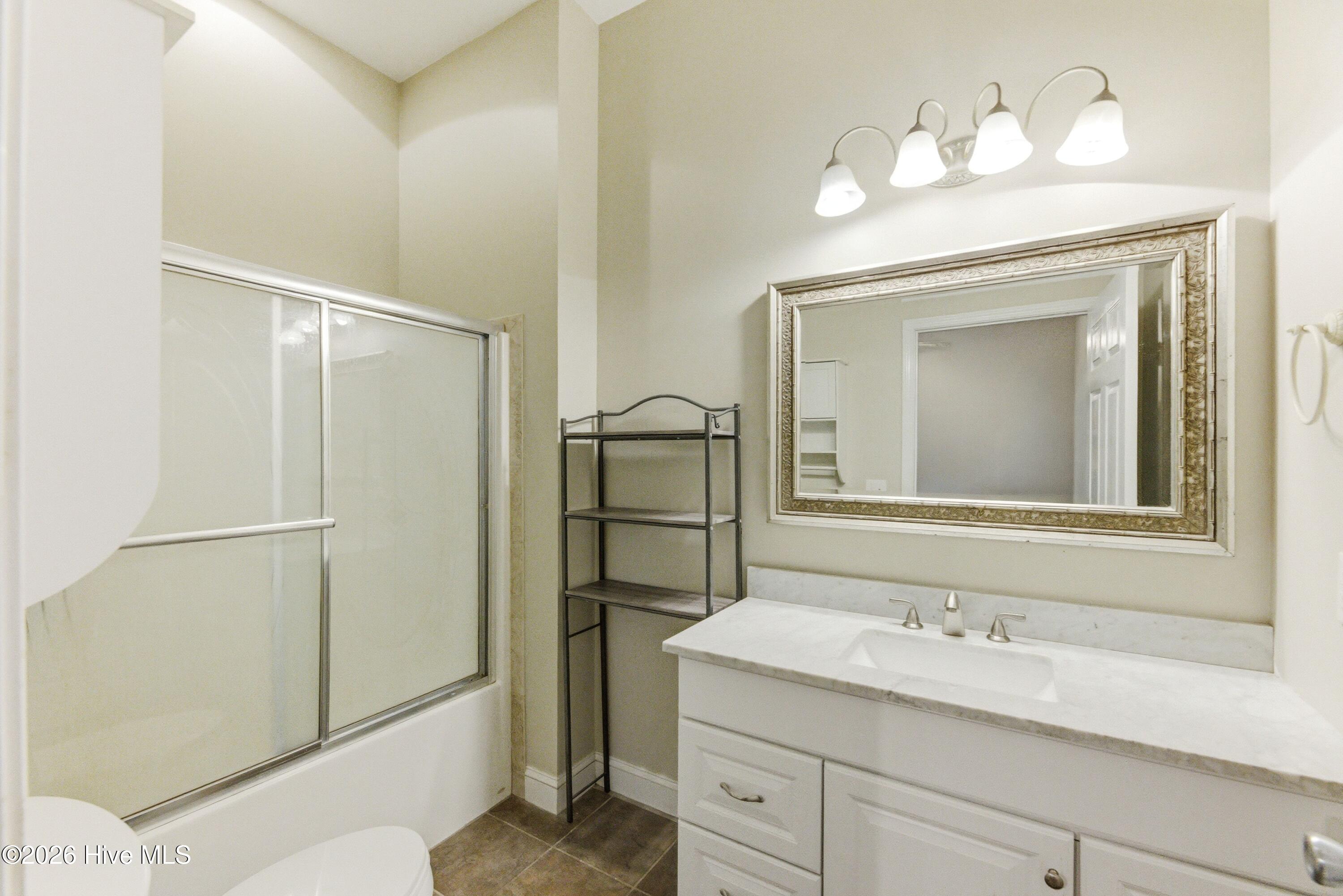 100564216 | Photo 39