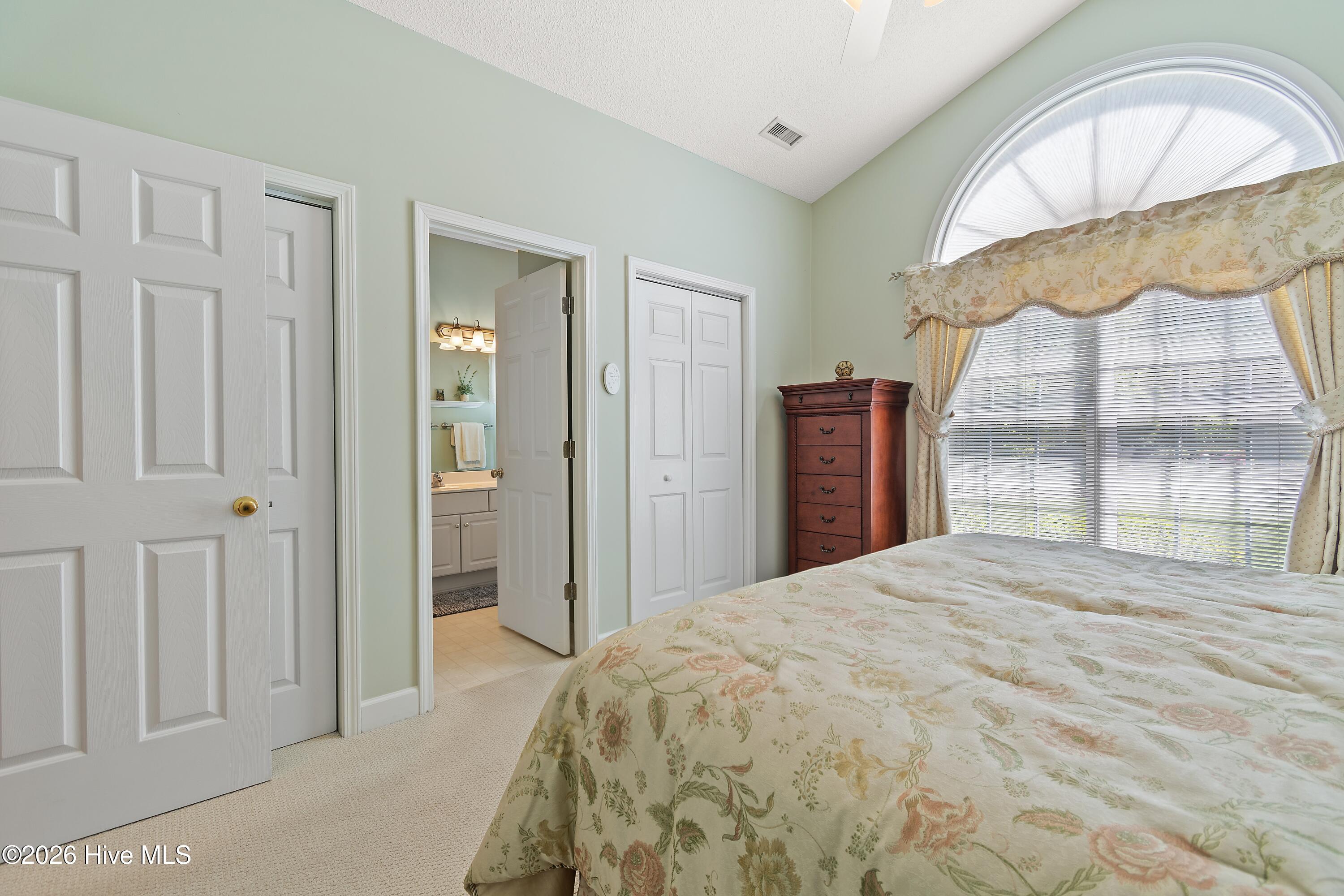 100567872 | Photo 20