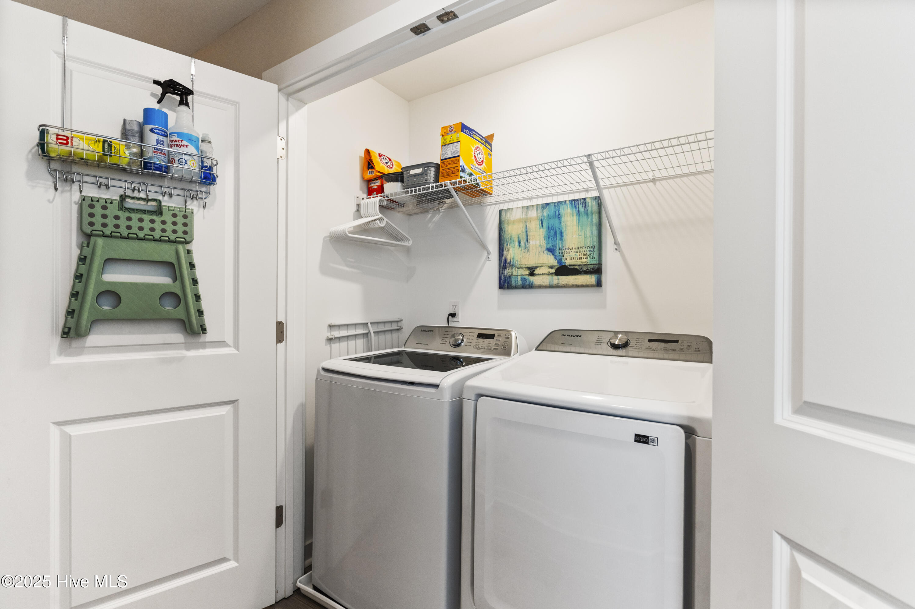 100505761 | Photo 47