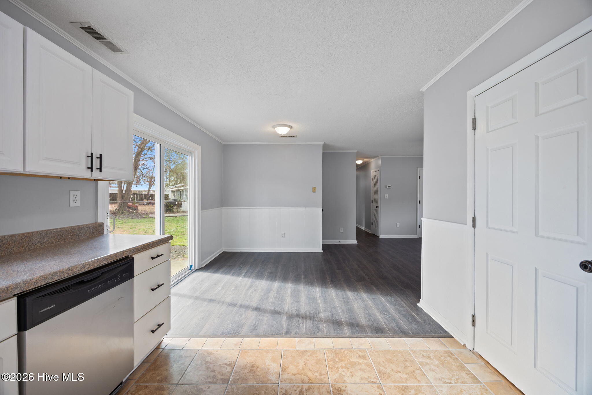 100559433 | Photo 32