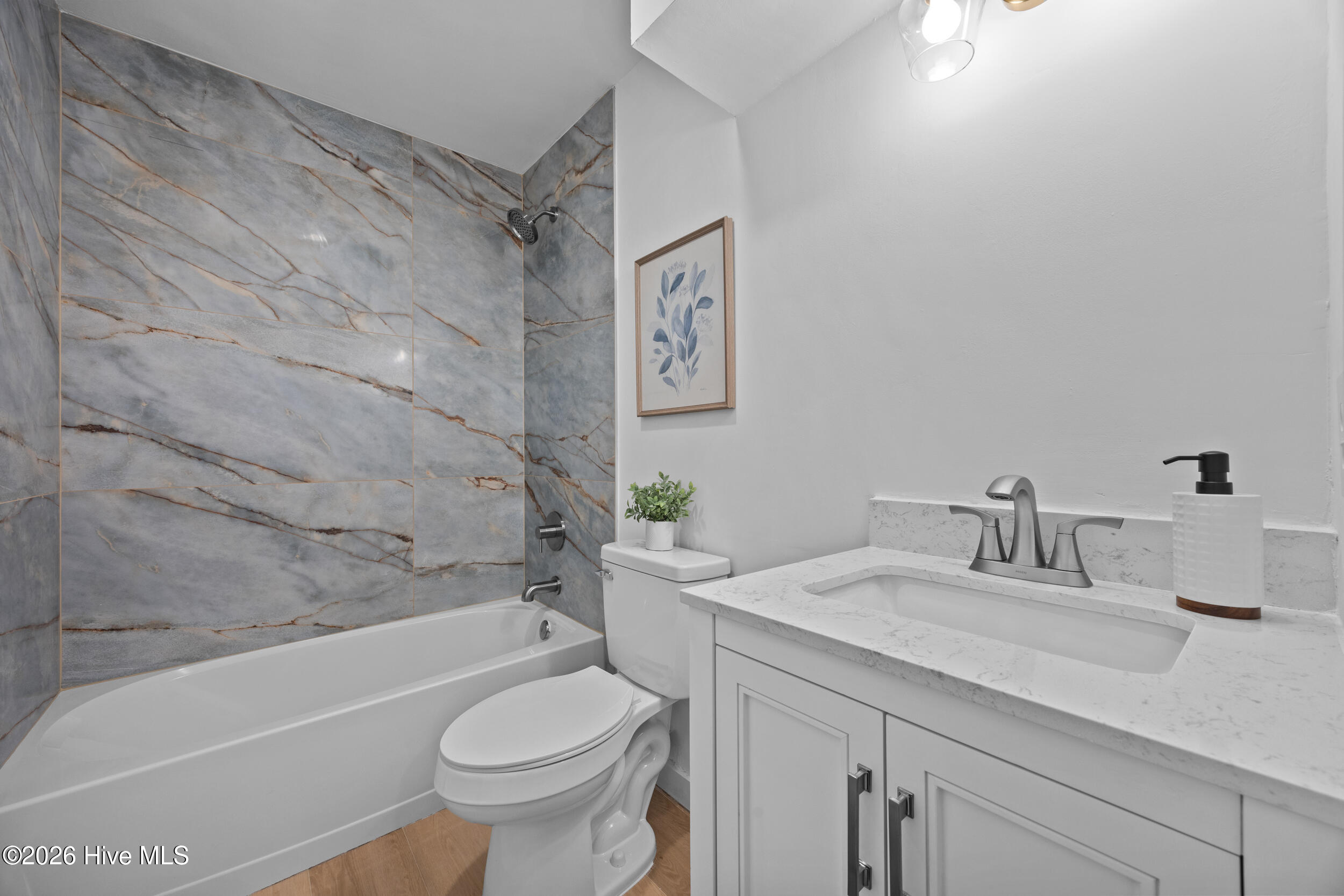 100557284 | Photo 21