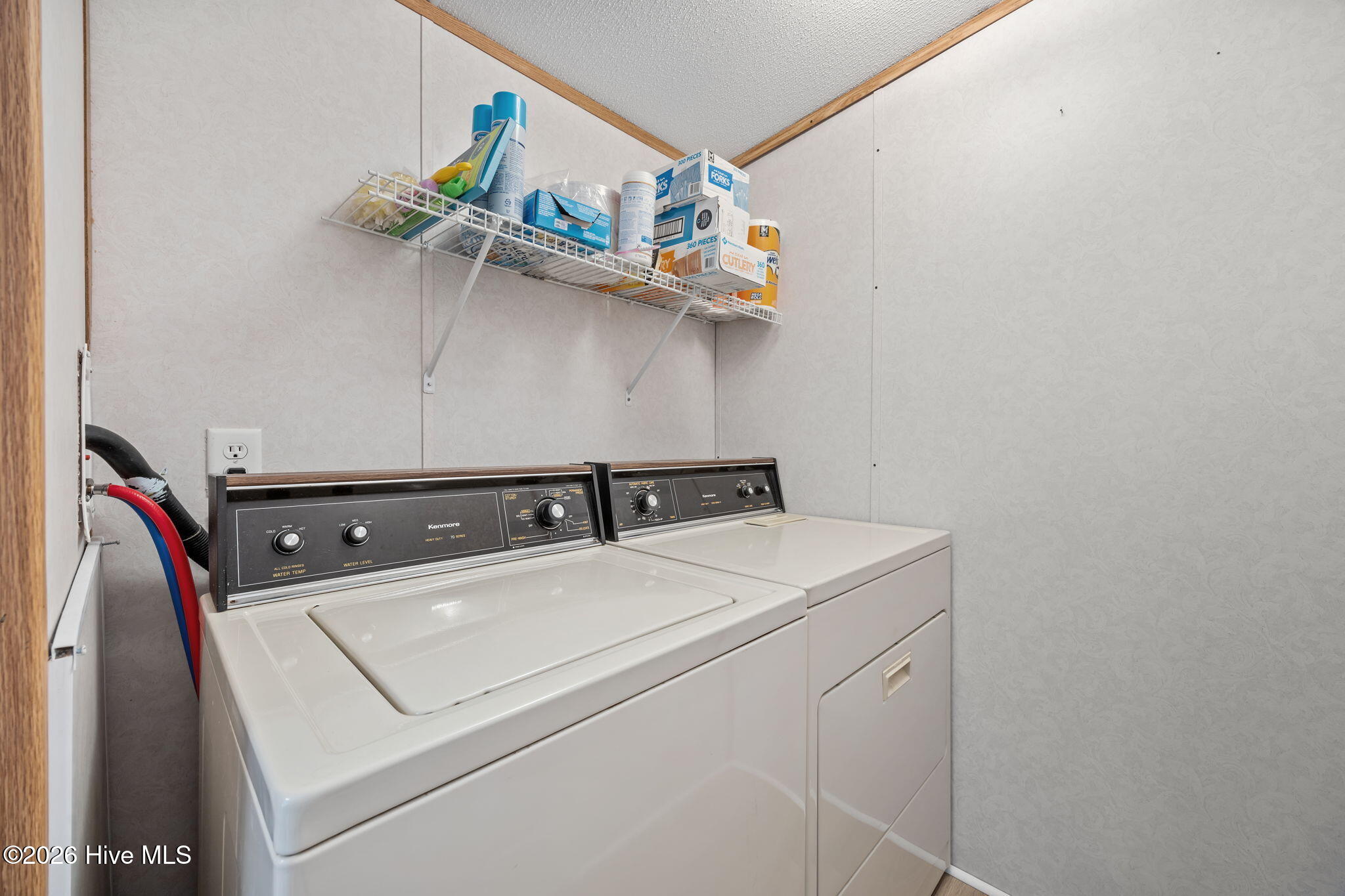 100566757 | Photo 27